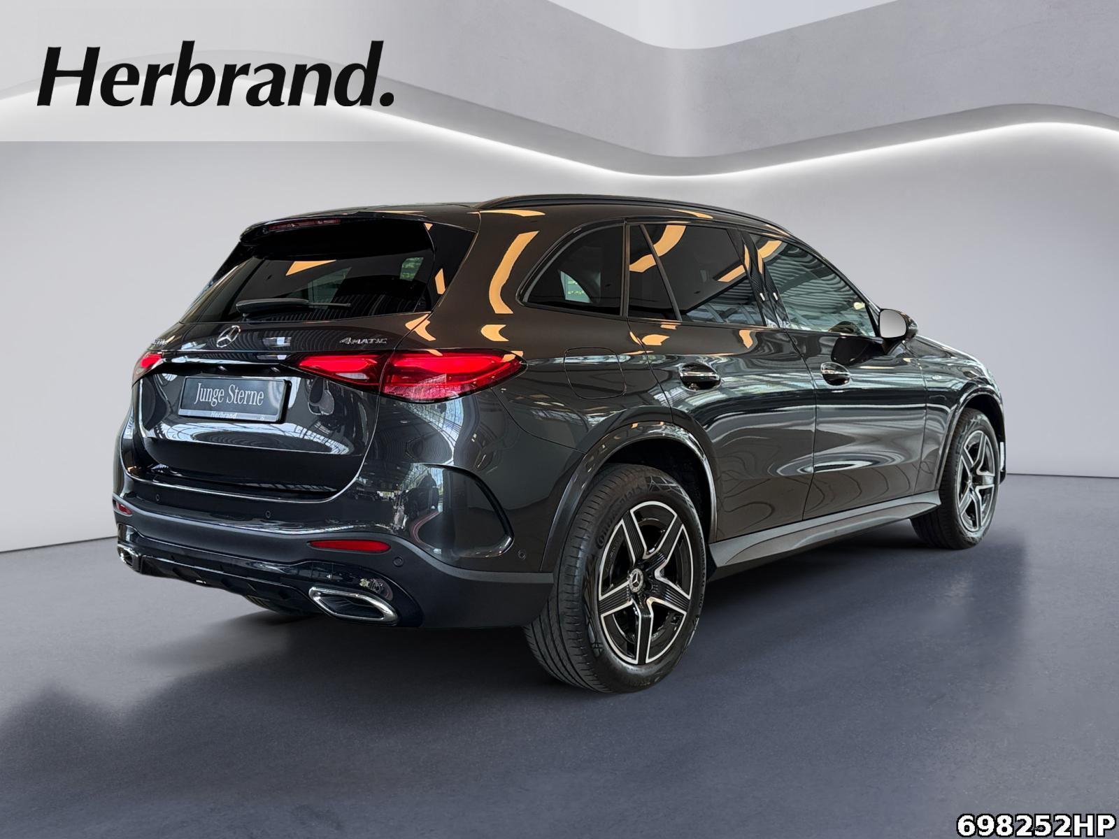 Fahrzeugabbildung Mercedes-Benz GLC 300 e 4M AMG Pano Digital-Light AHK Memory