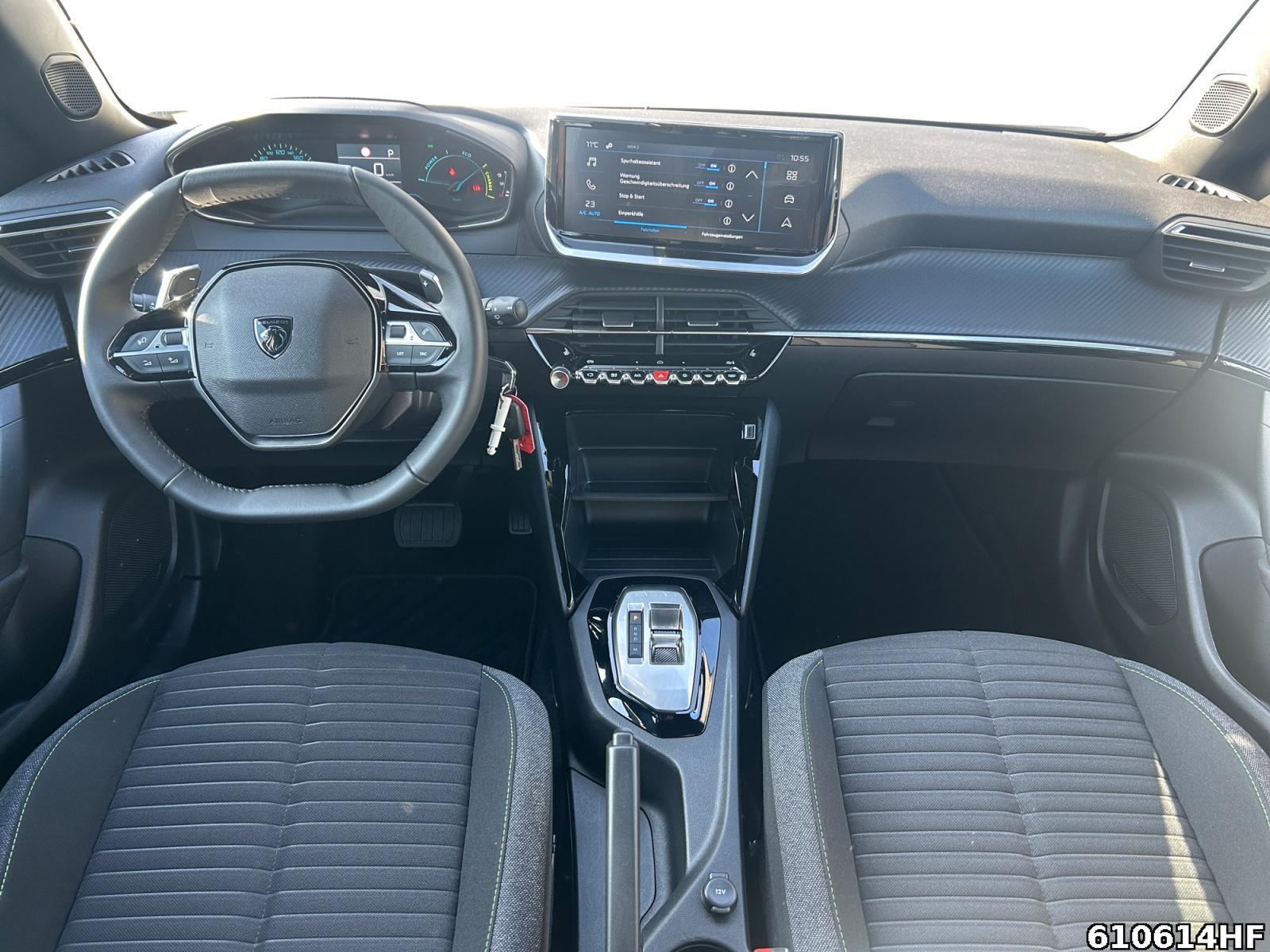 Fahrzeugabbildung Peugeot 2008 Active Hybrid 136 e-DSC6