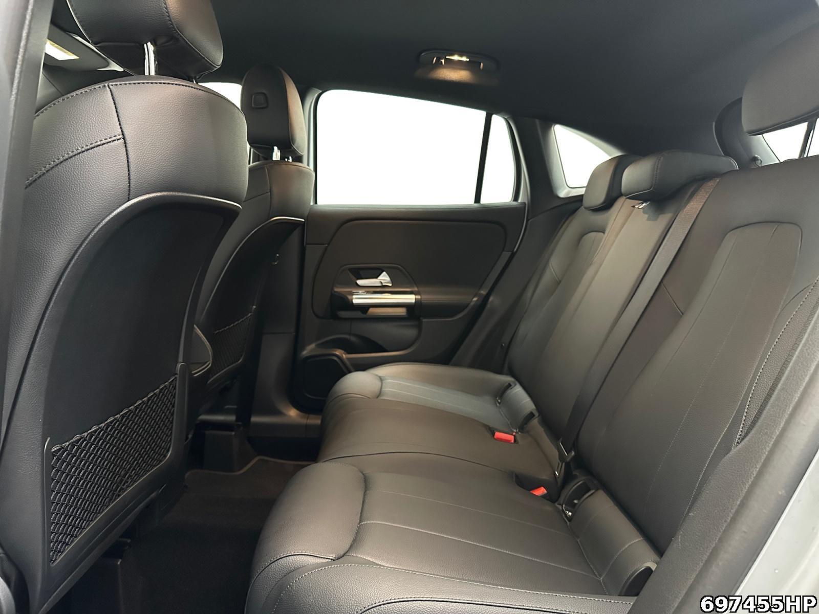 Fahrzeugabbildung Mercedes-Benz GLA 200 Progressive LED Spur CarPlay DAB Totw.