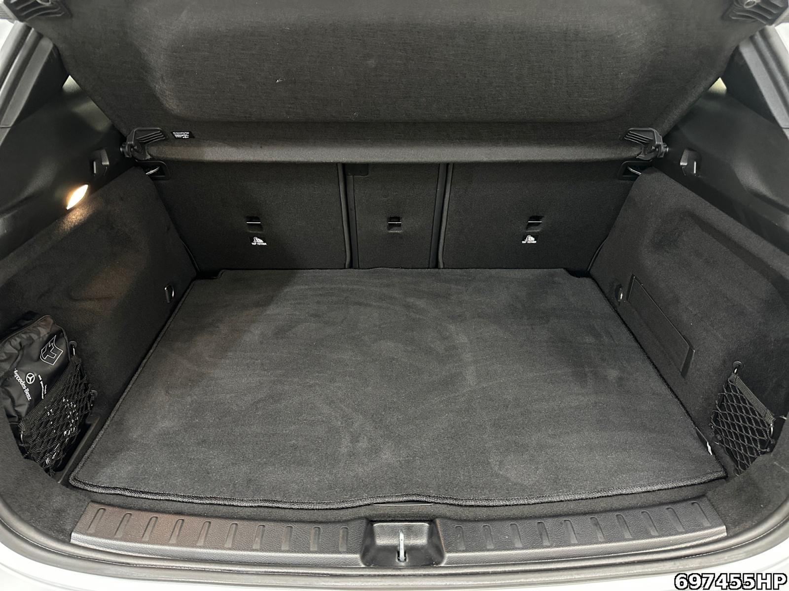 Fahrzeugabbildung Mercedes-Benz GLA 200 Progressive LED Spur CarPlay DAB Totw.