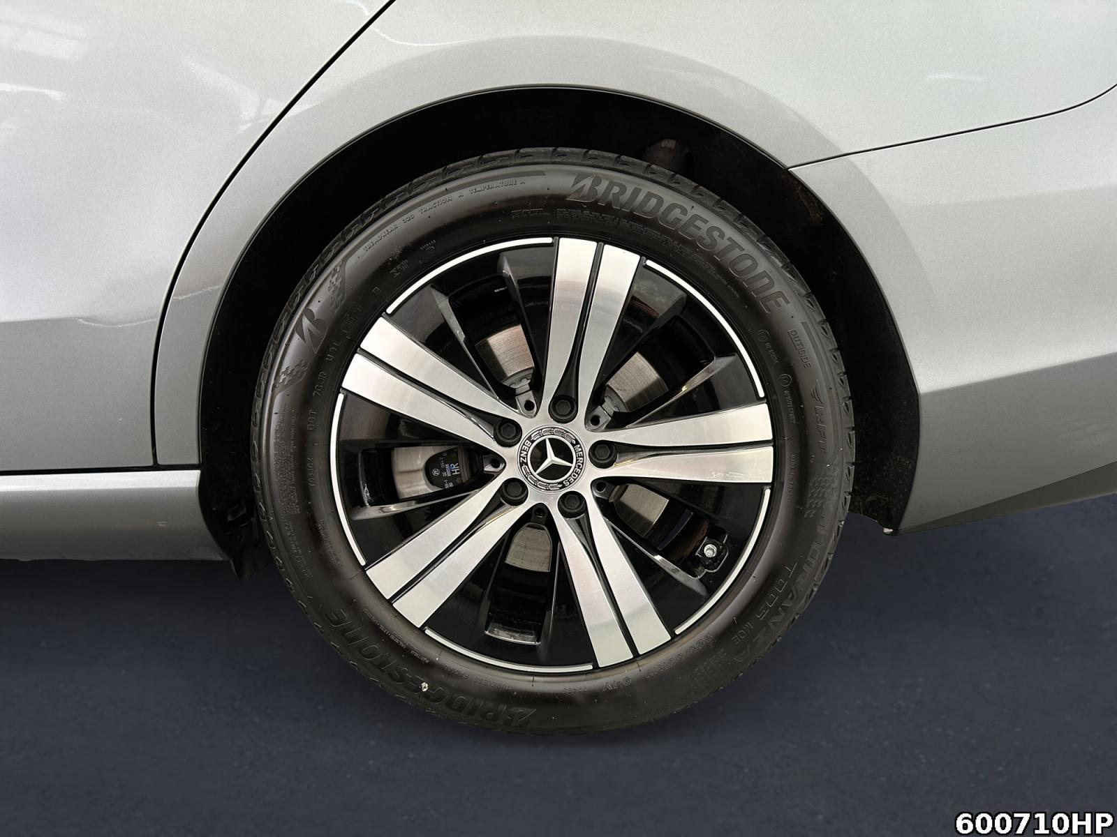 Fahrzeugabbildung Mercedes-Benz C 220 d T Avantgarde Pano AHK Kamera Totw CarPla