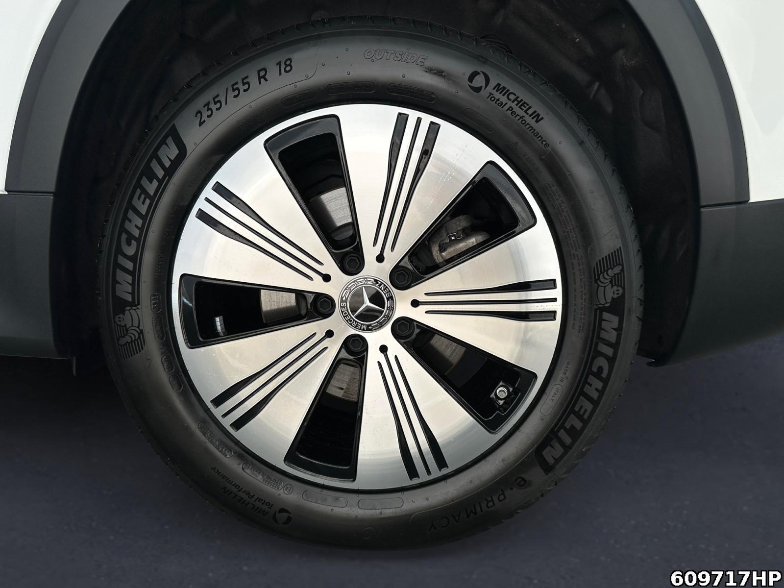 Fahrzeugabbildung Mercedes-Benz EQB 4M Progressive Pano AHK 360° Lenkradhz.