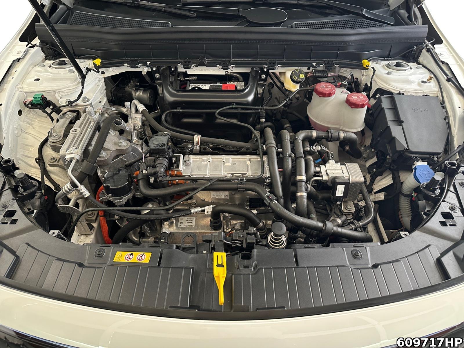 Fahrzeugabbildung Mercedes-Benz EQB 4M Progressive Pano AHK 360° Lenkradhz.