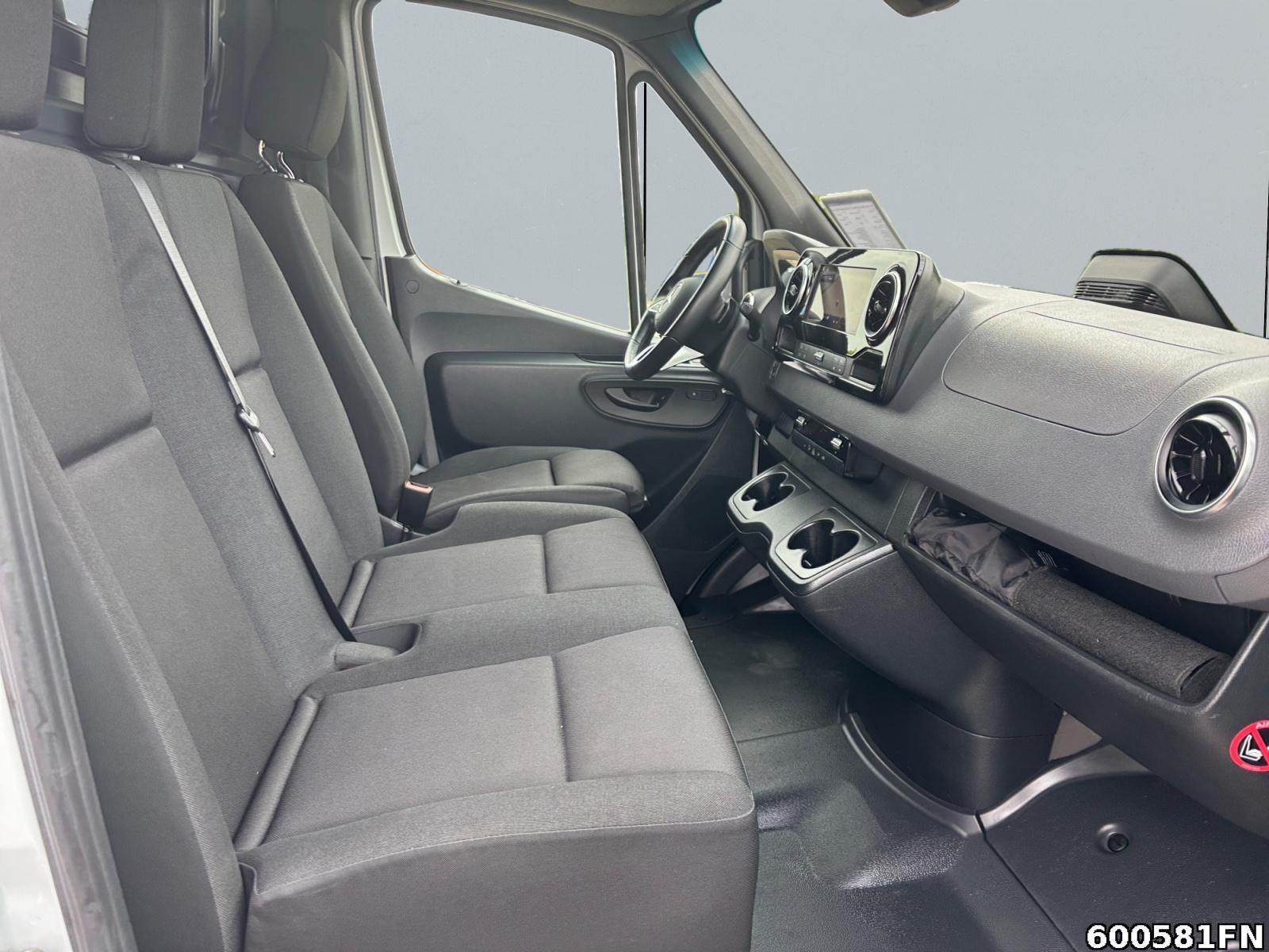 Fahrzeugabbildung Mercedes-Benz Sprinter 317 CDI Kasten PRO L3H2 *Klima*9G*Navi