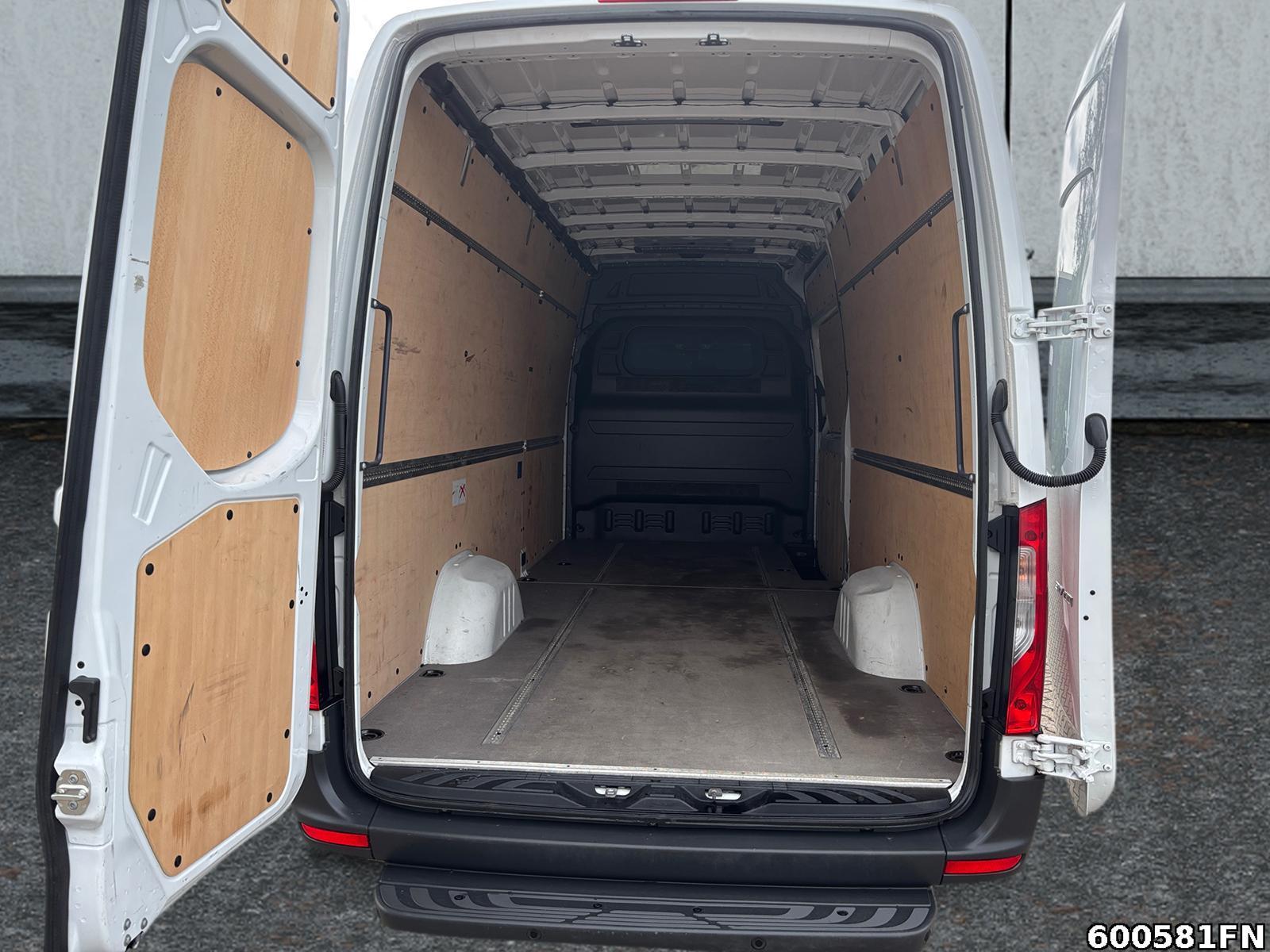 Fahrzeugabbildung Mercedes-Benz Sprinter 317 CDI Kasten PRO L3H2 *Klima*9G*Navi