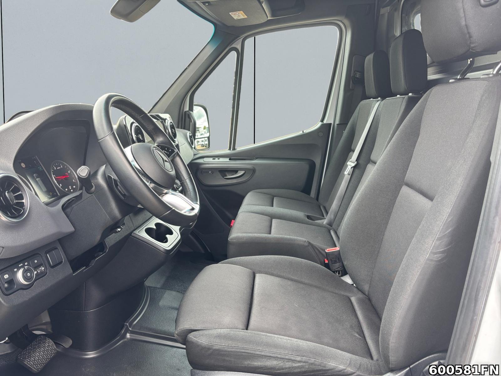 Fahrzeugabbildung Mercedes-Benz Sprinter 317 CDI Kasten PRO L3H2 *Klima*9G*Navi