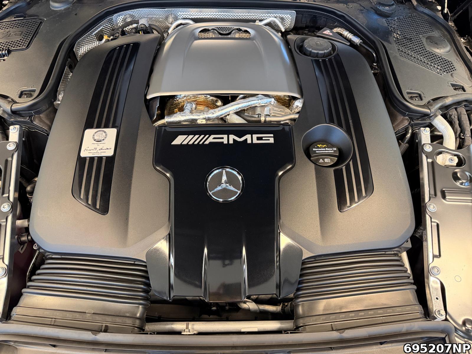 Fahrzeugabbildung Mercedes-Benz AMG GT 63 4MATIC+ MAGNO+KERAMIK+AERO+PERF.SITZE