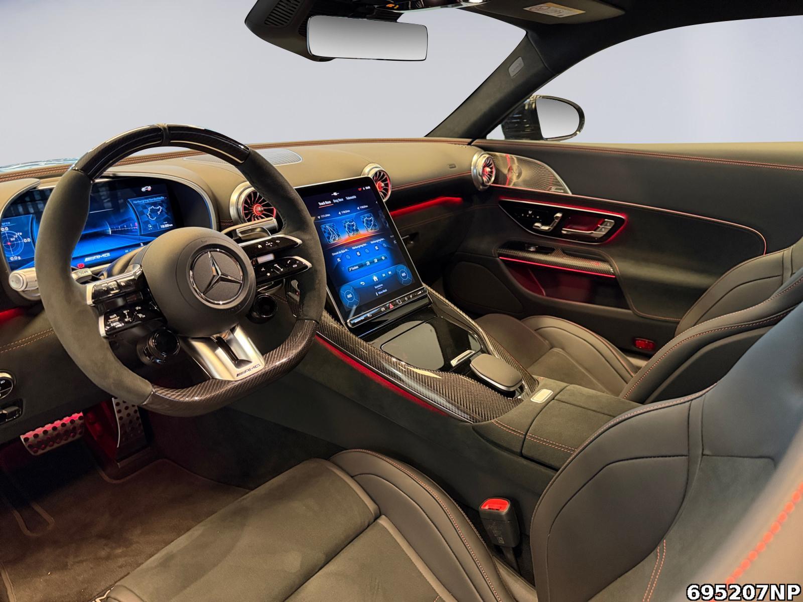 Fahrzeugabbildung Mercedes-Benz AMG GT 63 4MATIC+ MAGNO+KERAMIK+AERO+PERF.SITZE