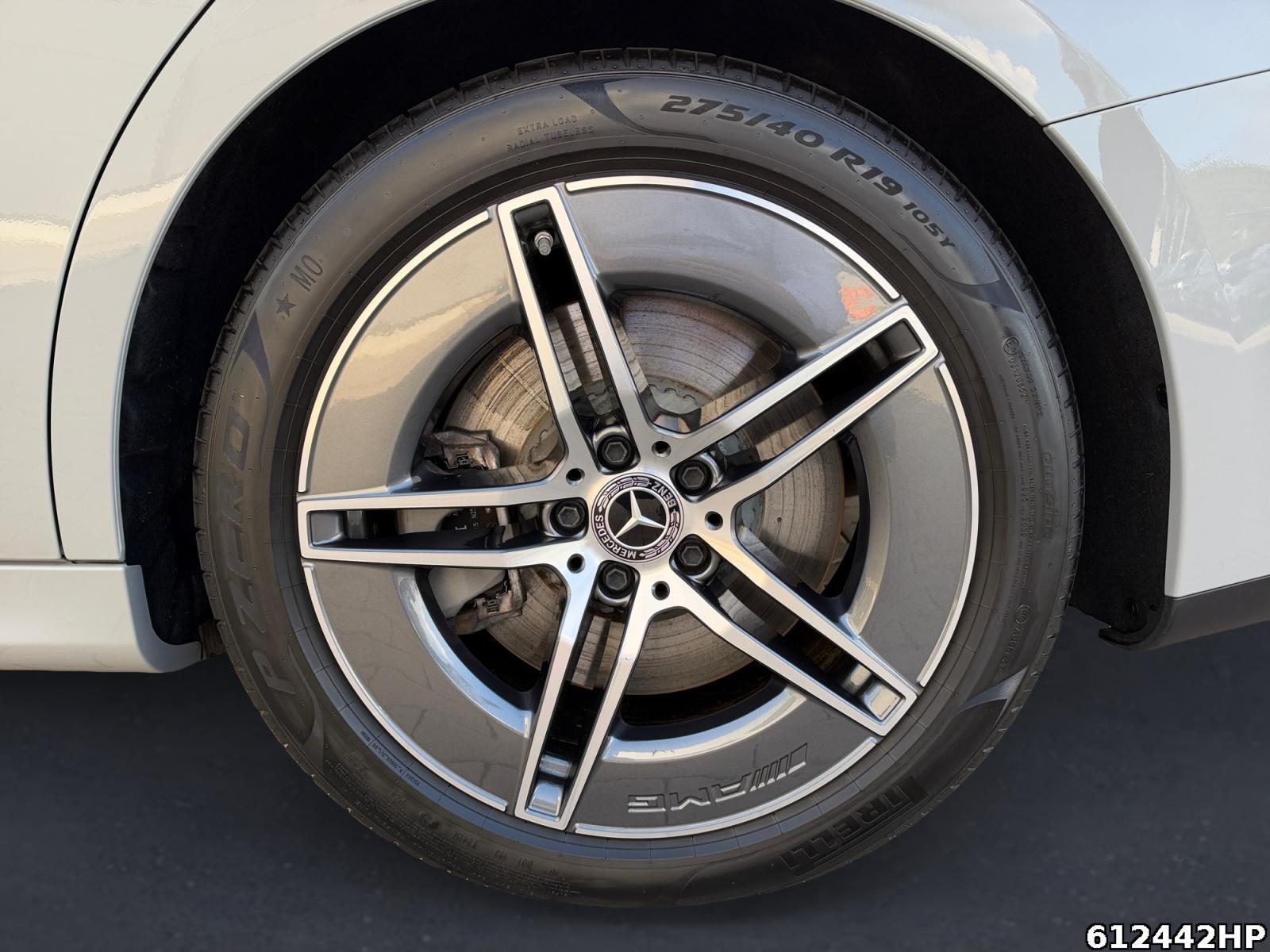 Fahrzeugabbildung Mercedes-Benz E 300 T AMG Pano AHK Digital Light Distronic.