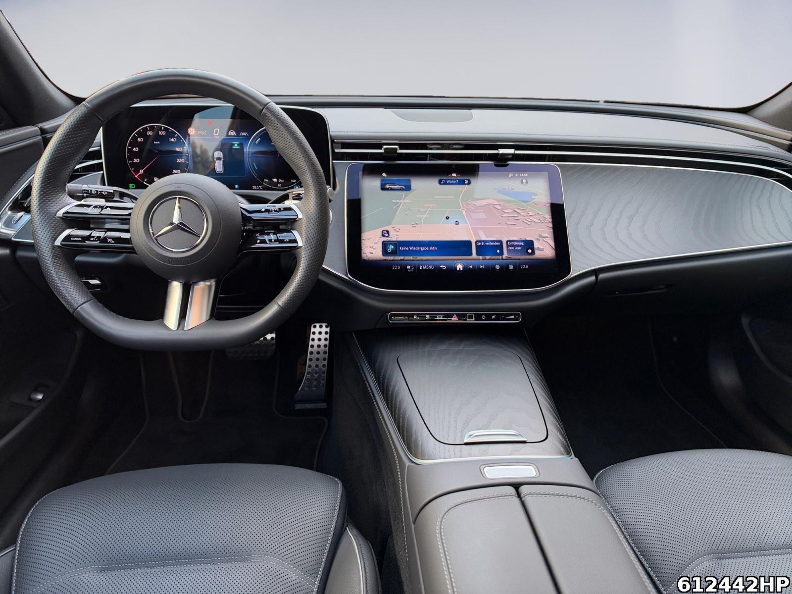 Fahrzeugabbildung Mercedes-Benz E 300 T AMG Pano AHK Digital Light Distronic.