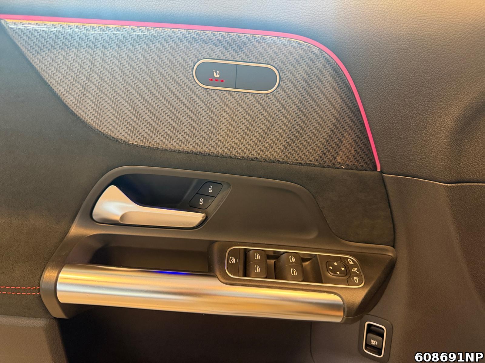 Fahrzeugabbildung Mercedes-Benz GLA 200 AMG Line Ambiente Totwinkel Carplay AHK