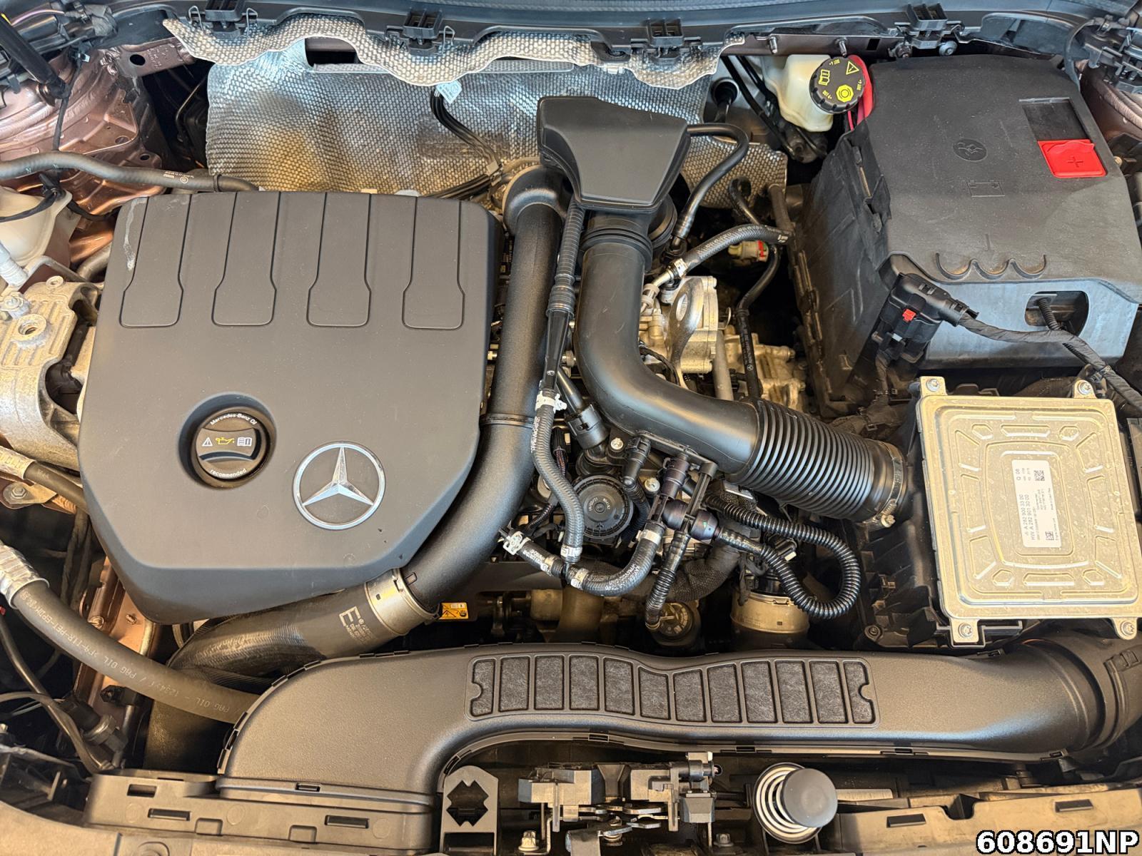 Fahrzeugabbildung Mercedes-Benz GLA 200 AMG Line Ambiente Totwinkel Carplay AHK