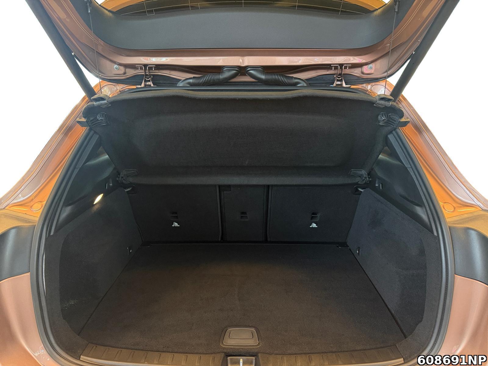 Fahrzeugabbildung Mercedes-Benz GLA 200 AMG Line Ambiente Totwinkel Carplay AHK