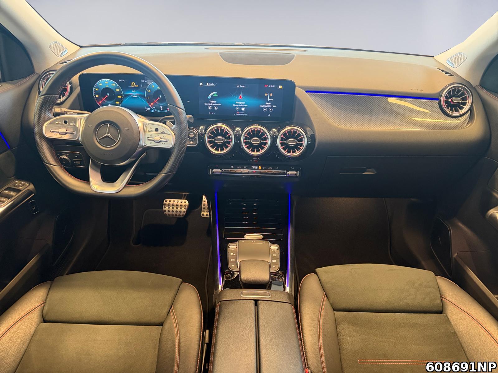 Fahrzeugabbildung Mercedes-Benz GLA 200 AMG Line Ambiente Totwinkel Carplay AHK
