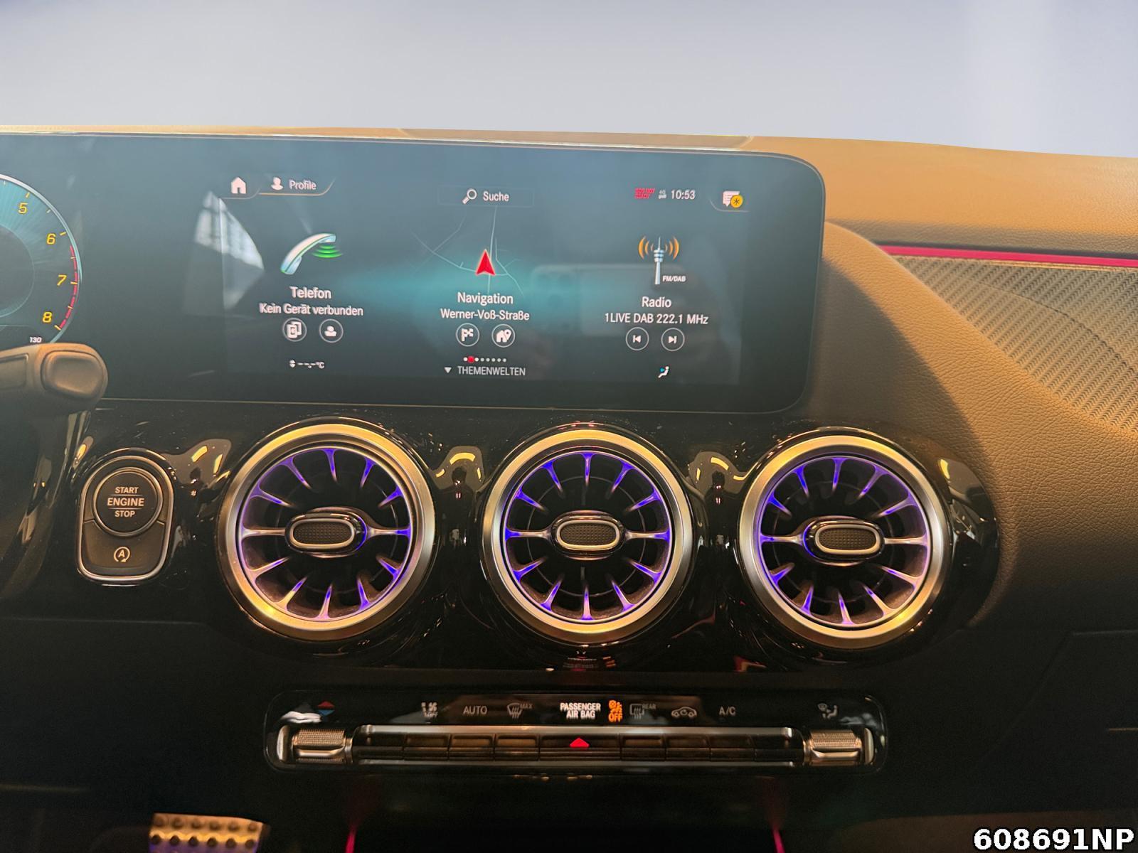 Fahrzeugabbildung Mercedes-Benz GLA 200 AMG Line Ambiente Totwinkel Carplay AHK
