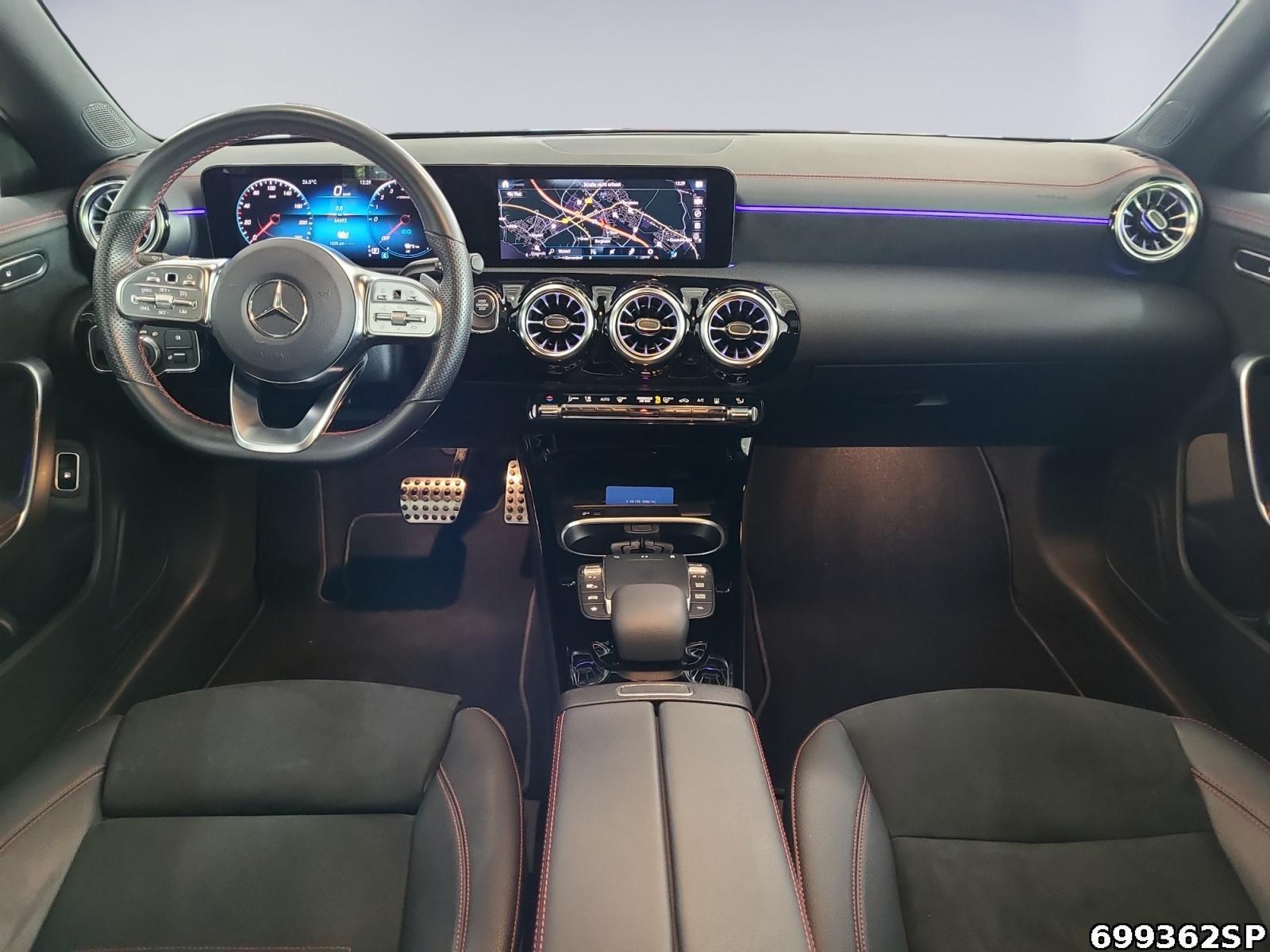 Fahrzeugabbildung Mercedes-Benz CLA 250 e SB AMG Pano Night CarPlay Kamera 18