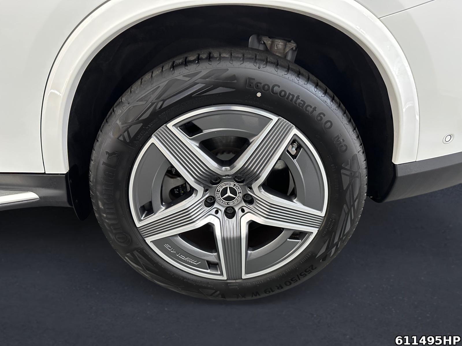 Fahrzeugabbildung Mercedes-Benz GLC 300 e 4M AMG Pano AHK Distronic Memory LED