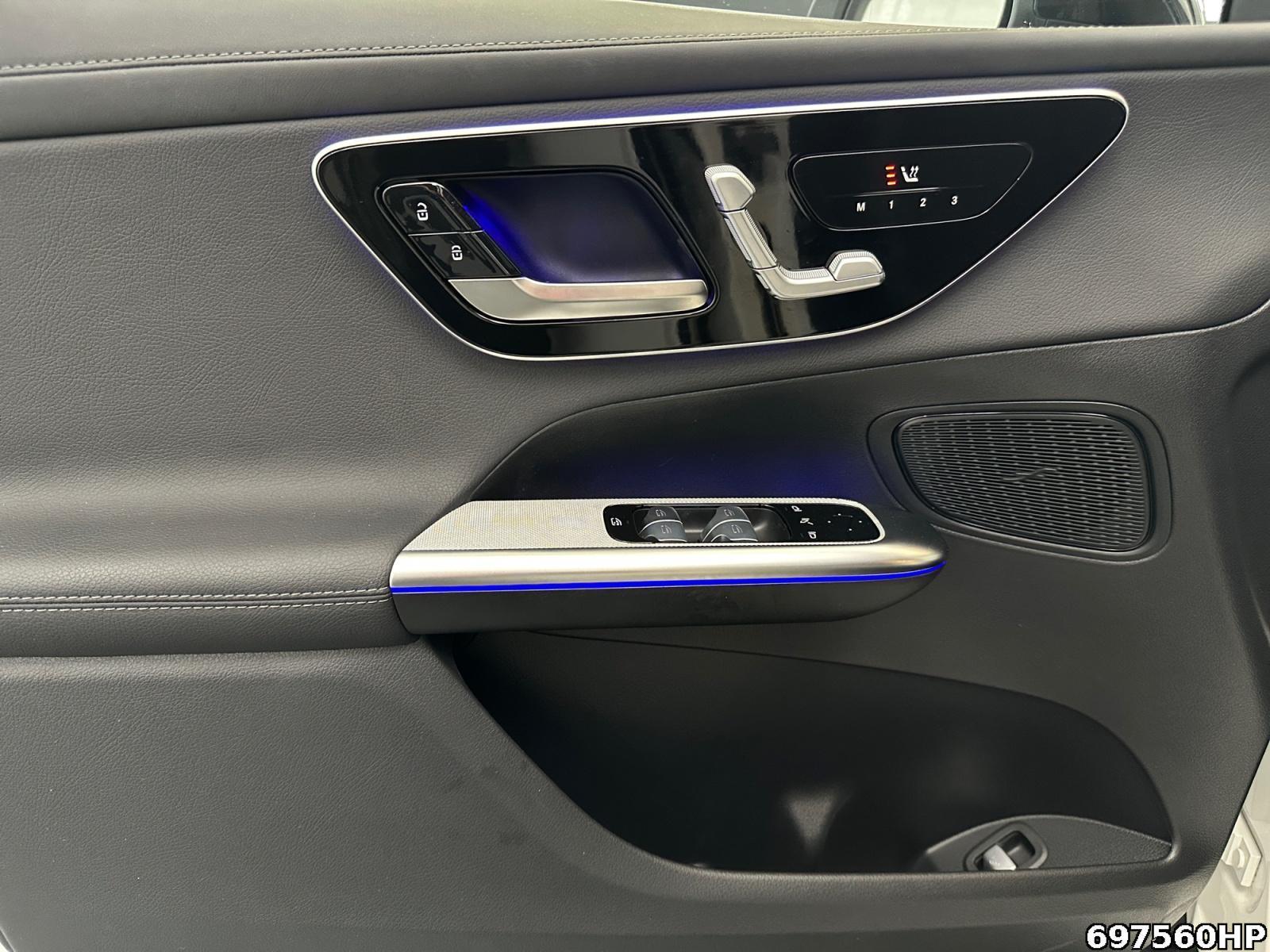 Fahrzeugabbildung Mercedes-Benz GLC 300 d 4M AMG AHK Memory DIGITAL Carplay