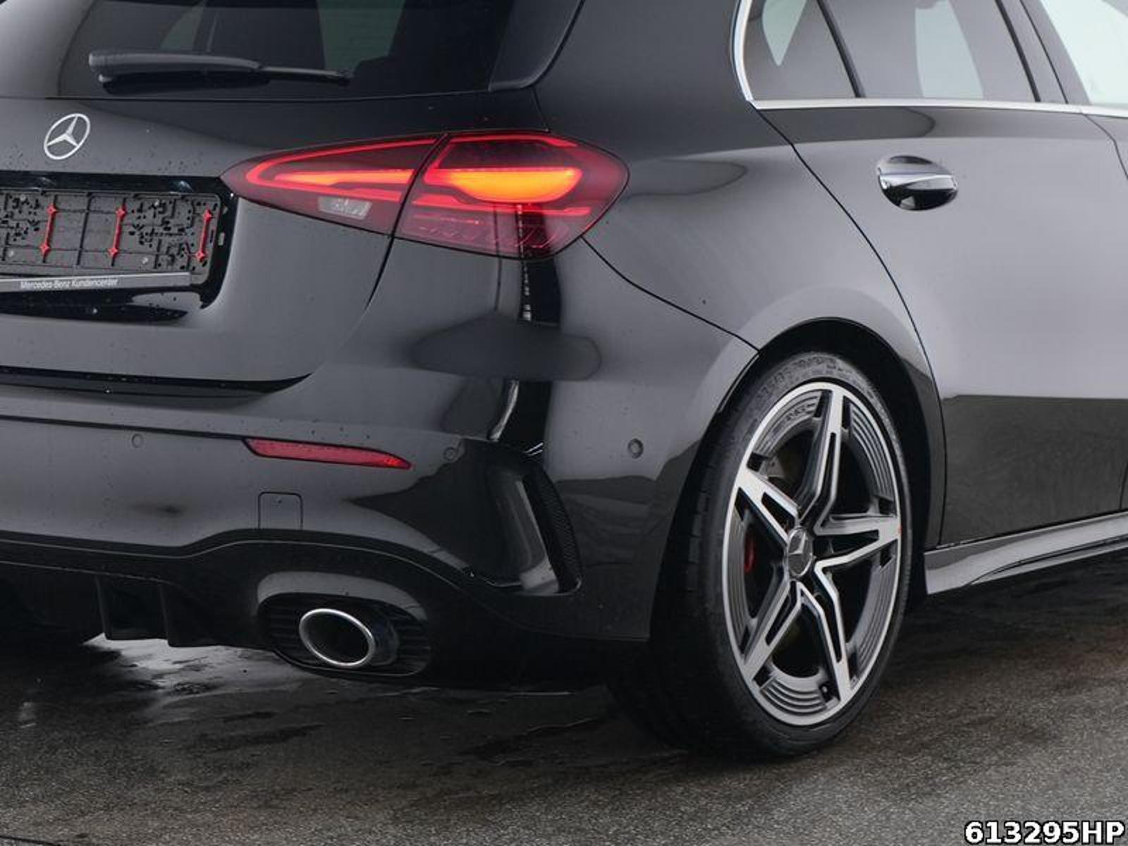 Fahrzeugabbildung Mercedes-Benz A 35 AMG 4M Pano Burmester Keyless Multibeam DAB