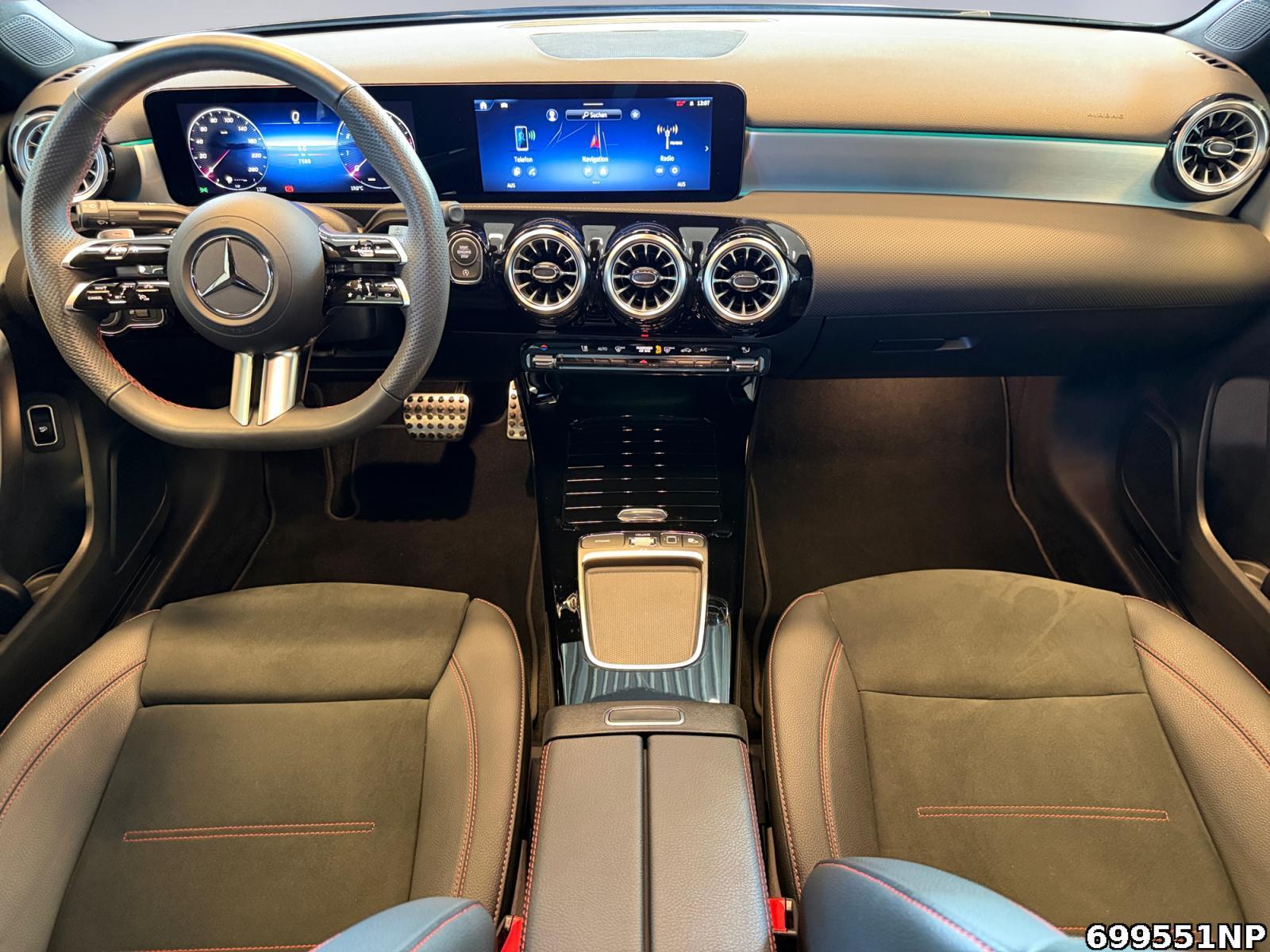 Fahrzeugabbildung Mercedes-Benz A 250 4M AMG Limousine Multibeam Keyless Night