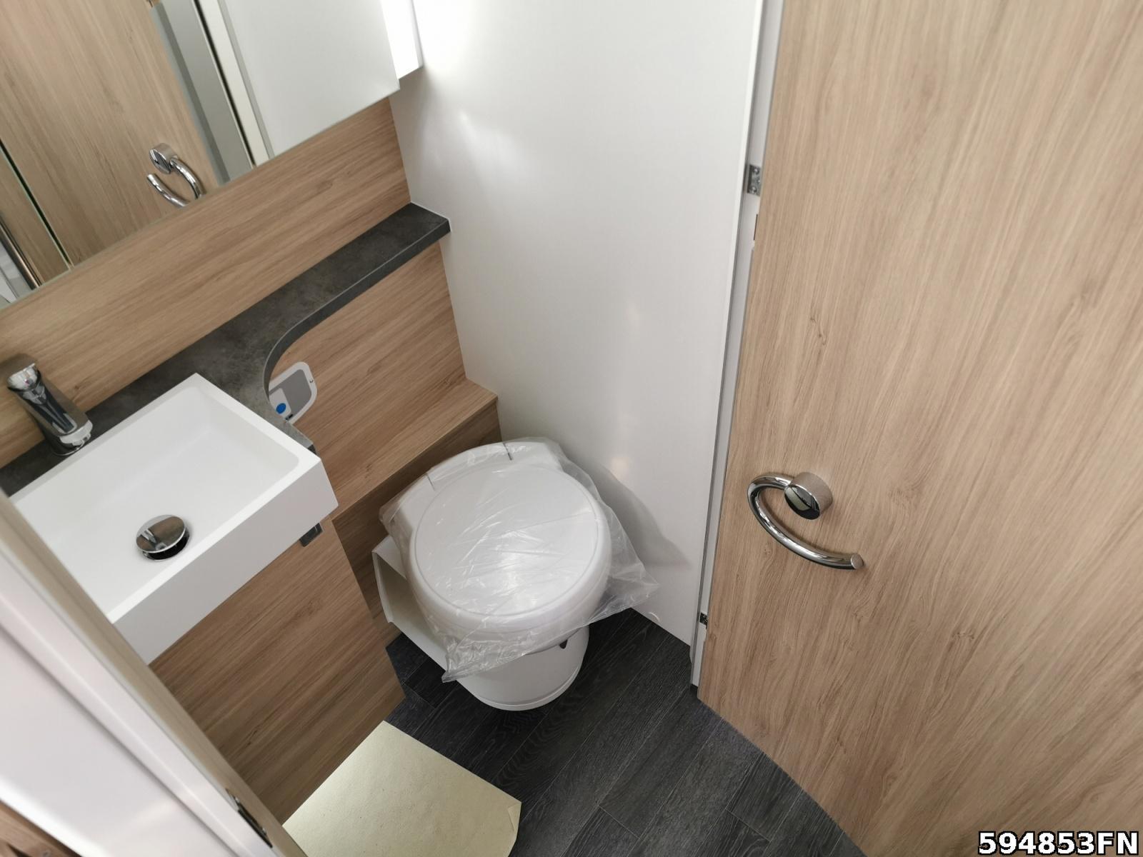 Fahrzeugabbildung Frankia Platin 8400 GD Silber **AKTION**
