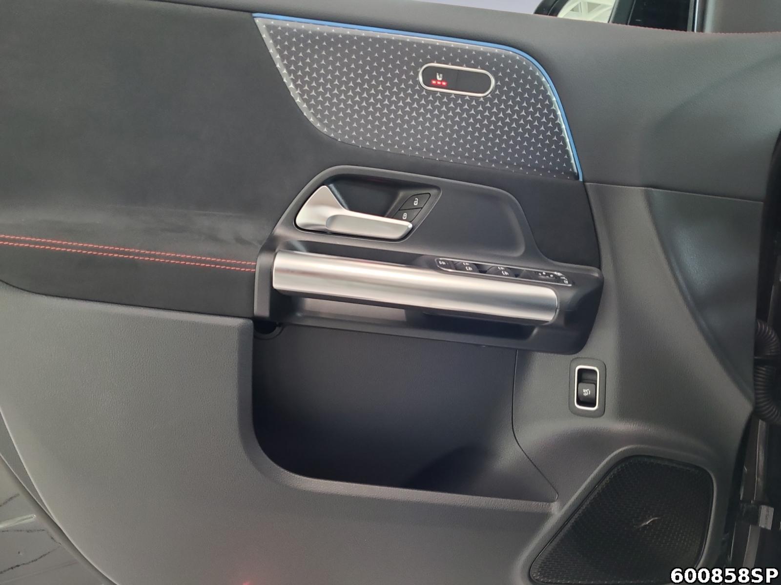 Fahrzeugabbildung Mercedes-Benz EQA 4M AMG Ambiente Kamera Totw. CarPlay