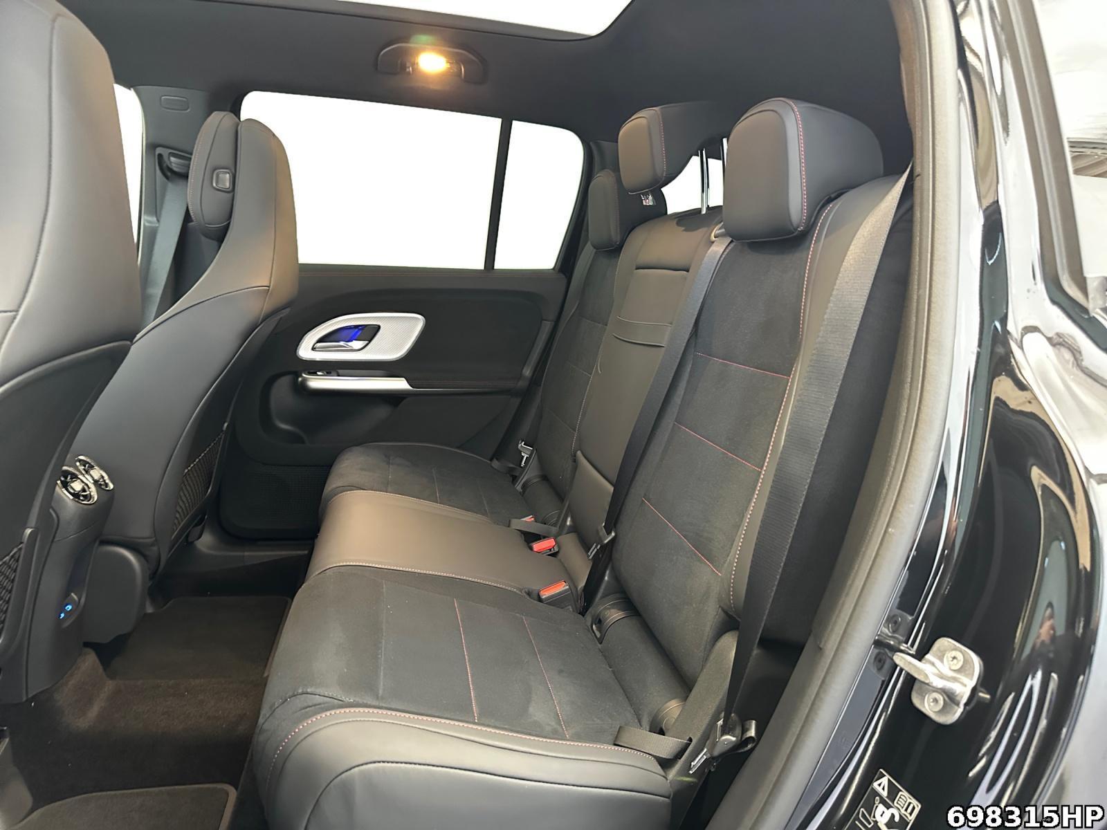 Fahrzeugabbildung Mercedes-Benz GLB 200 +AMG+NIGHT+AHK+MULTIBEAM+SUPERSCREEN+