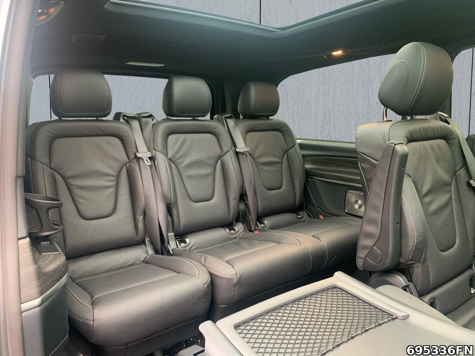 Fahrzeugabbildung Mercedes-Benz V 300 AVG/L *AIRMATIC*STANDHEIZ*PANO-DACH*AHK*