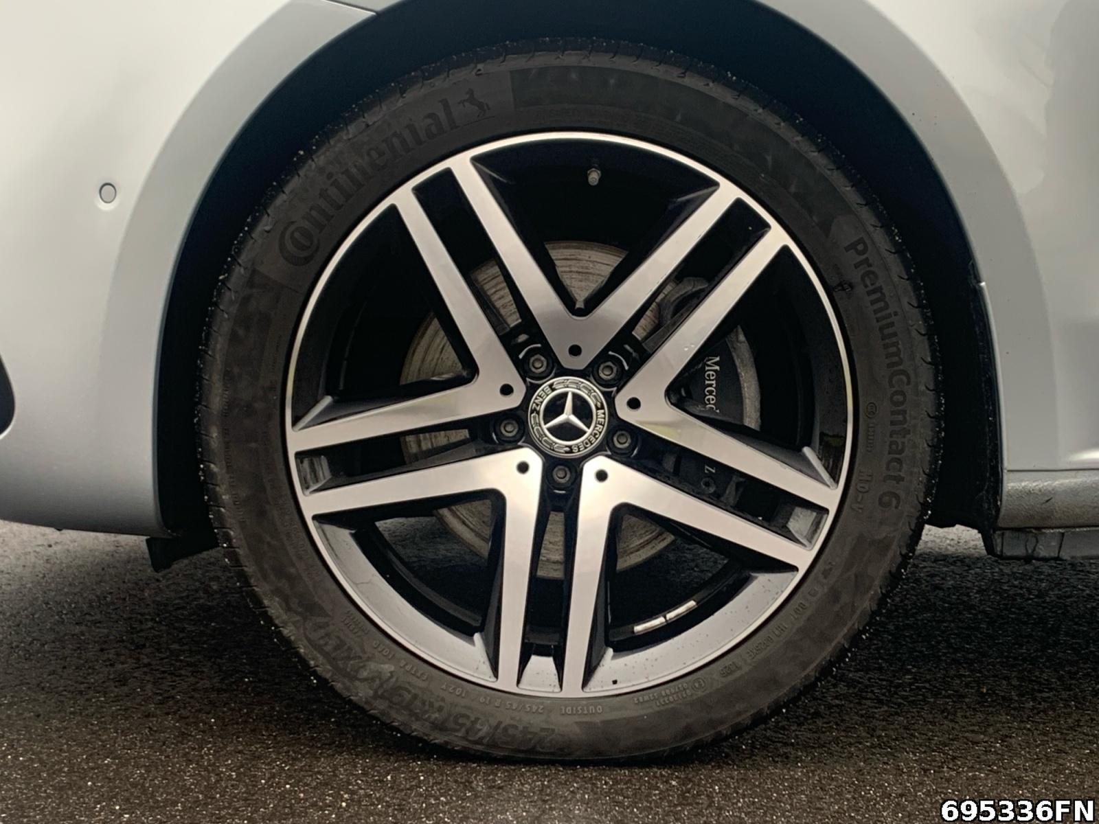 Fahrzeugabbildung Mercedes-Benz V 300 AVG/L *AIRMATIC*STANDHEIZ*PANO-DACH*AHK*