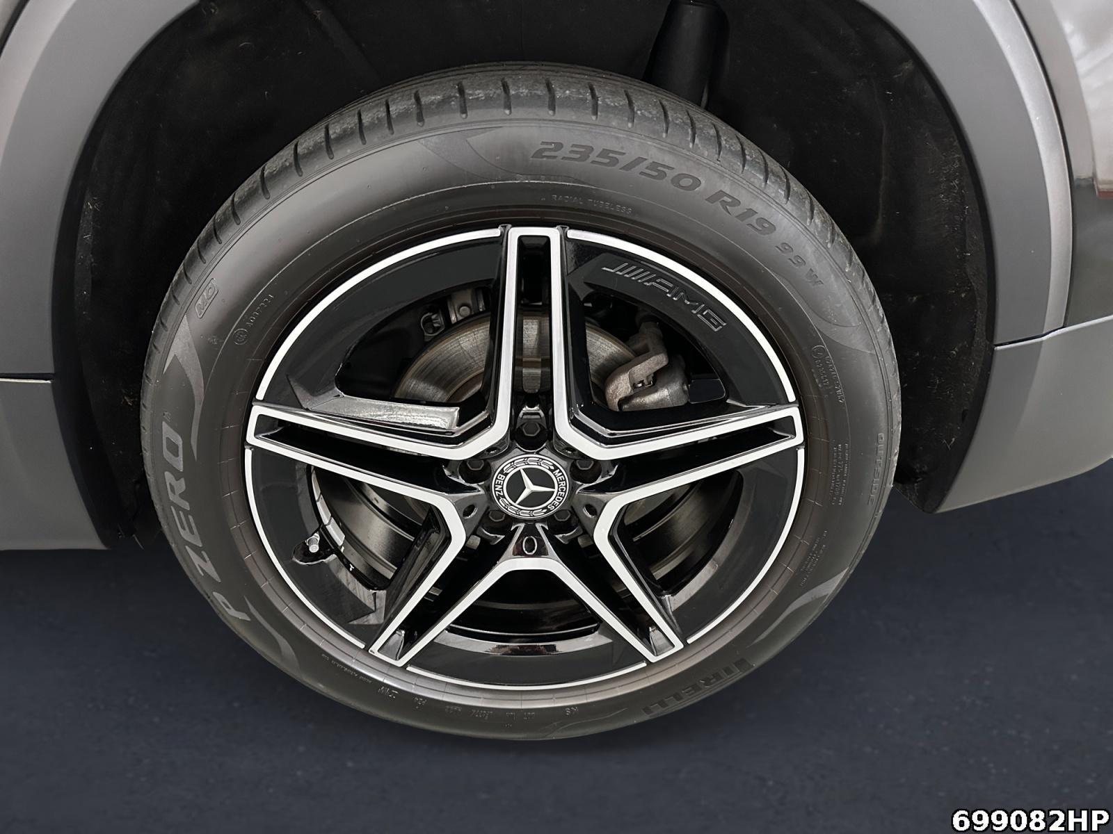 Fahrzeugabbildung Mercedes-Benz GLB 200 d AMG Night Panorama Anhängerkupplung