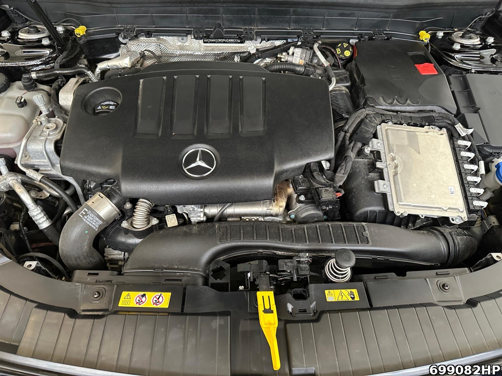 Fahrzeugabbildung Mercedes-Benz GLB 200 d AMG Night Panorama Anhängerkupplung