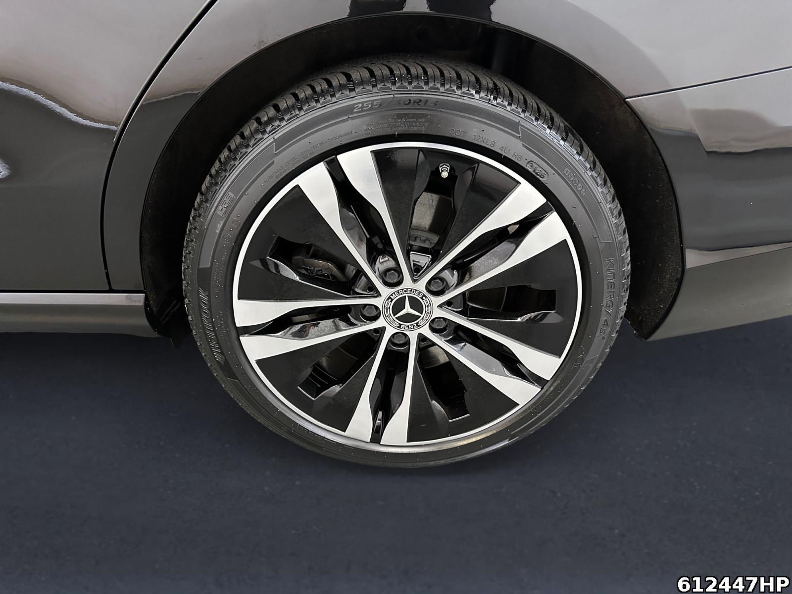Fahrzeugabbildung Mercedes-Benz C 300 e T Avantgarde Pano AHK Distronic Ambiente