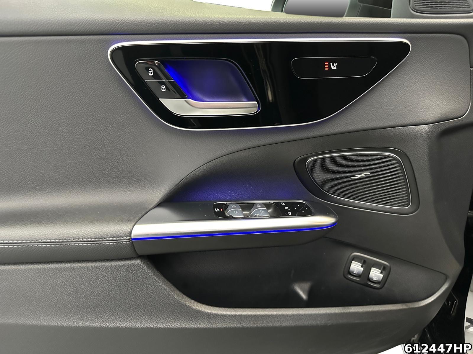 Fahrzeugabbildung Mercedes-Benz C 300 e T Avantgarde Pano AHK Distronic Ambiente