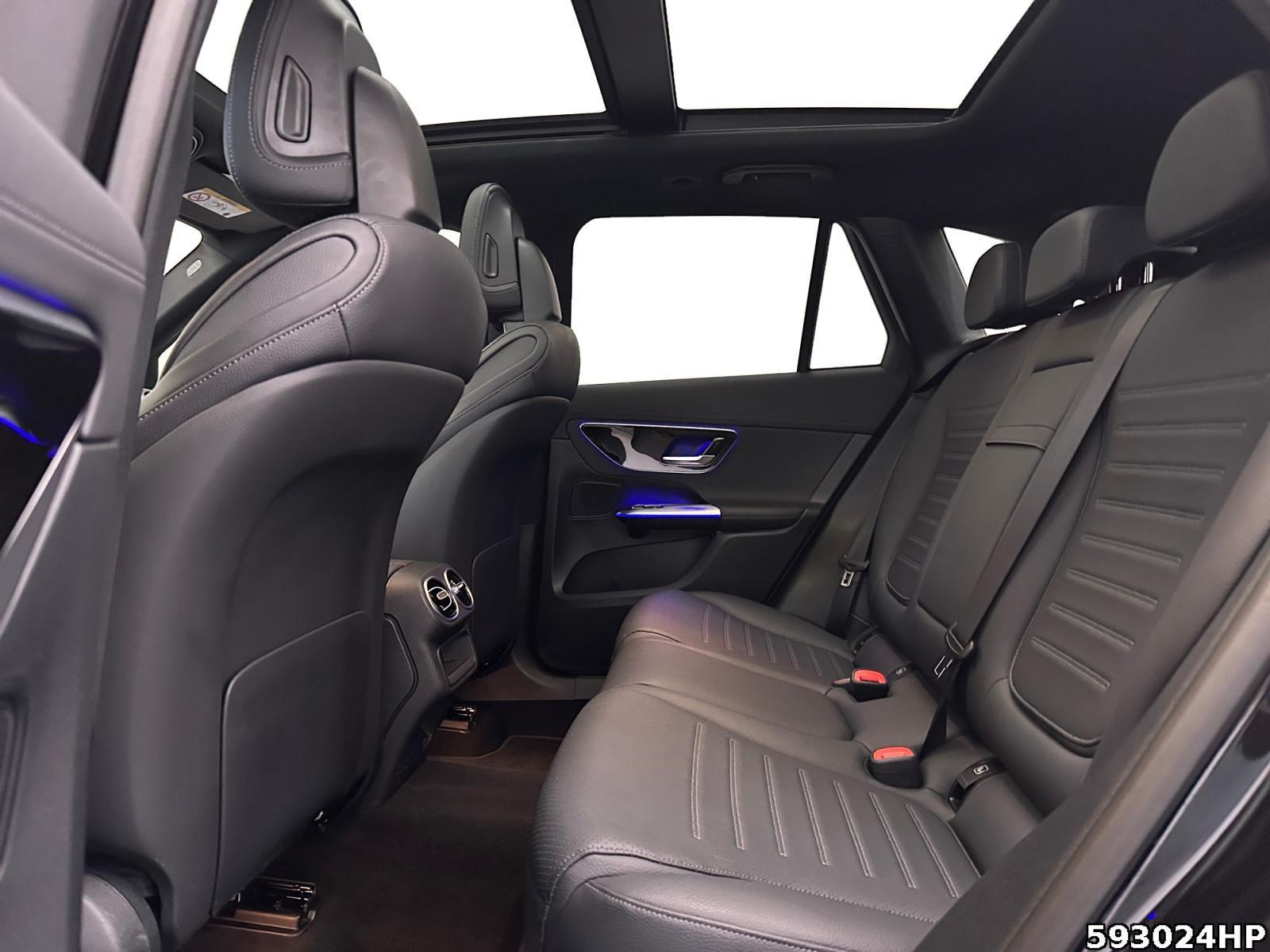 Fahrzeugabbildung Mercedes-Benz GLC 220 d 4M AMG Pano CarPlay AHK Ambiente