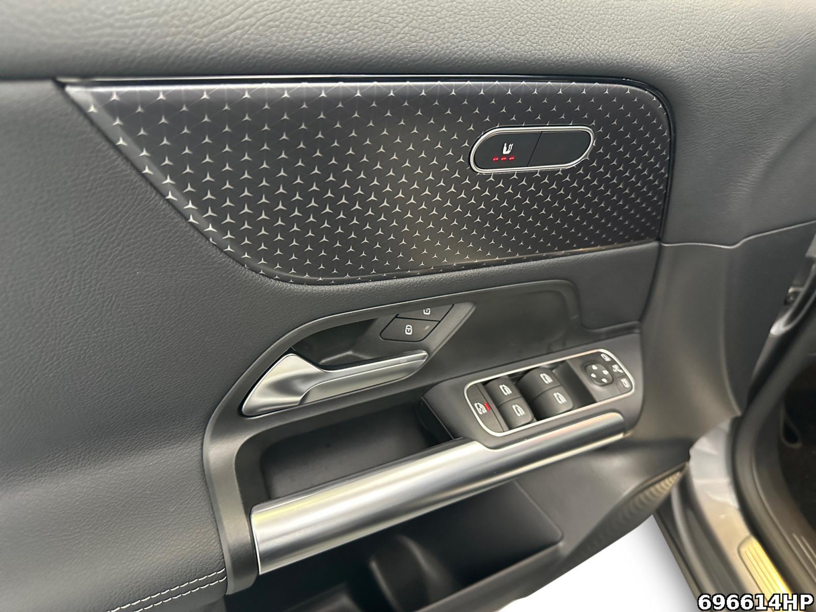 Fahrzeugabbildung Mercedes-Benz GLA 200 Progressive AHK Distronic LED