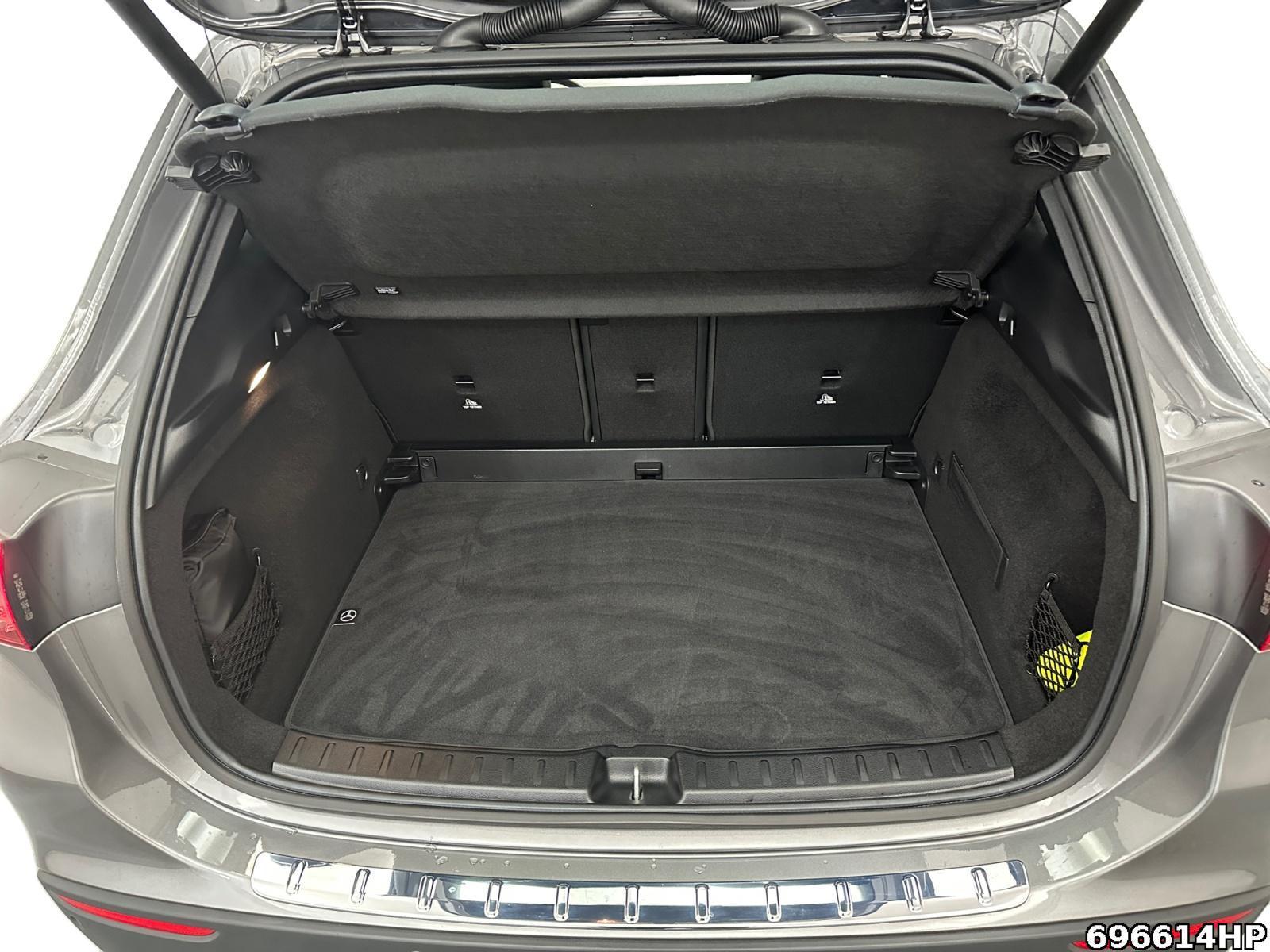 Fahrzeugabbildung Mercedes-Benz GLA 200 Progressive AHK Distronic LED