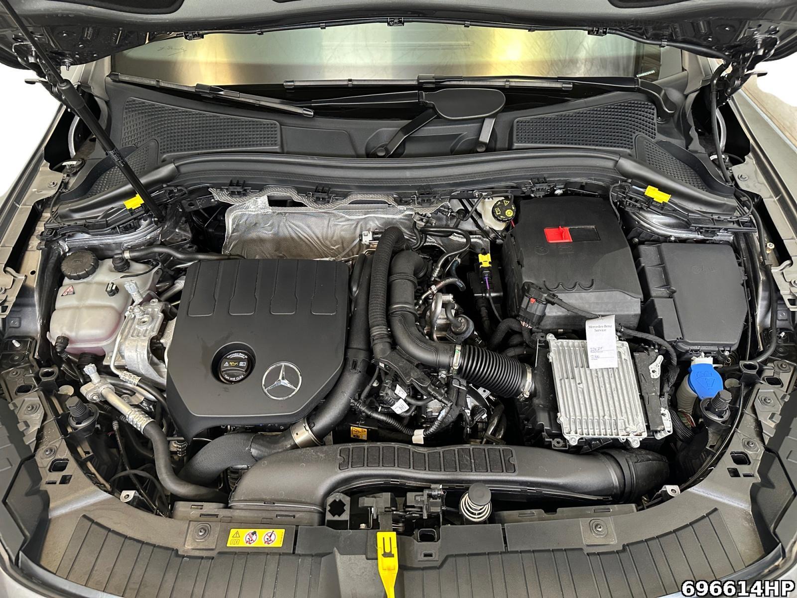 Fahrzeugabbildung Mercedes-Benz GLA 200 Progressive AHK Distronic LED