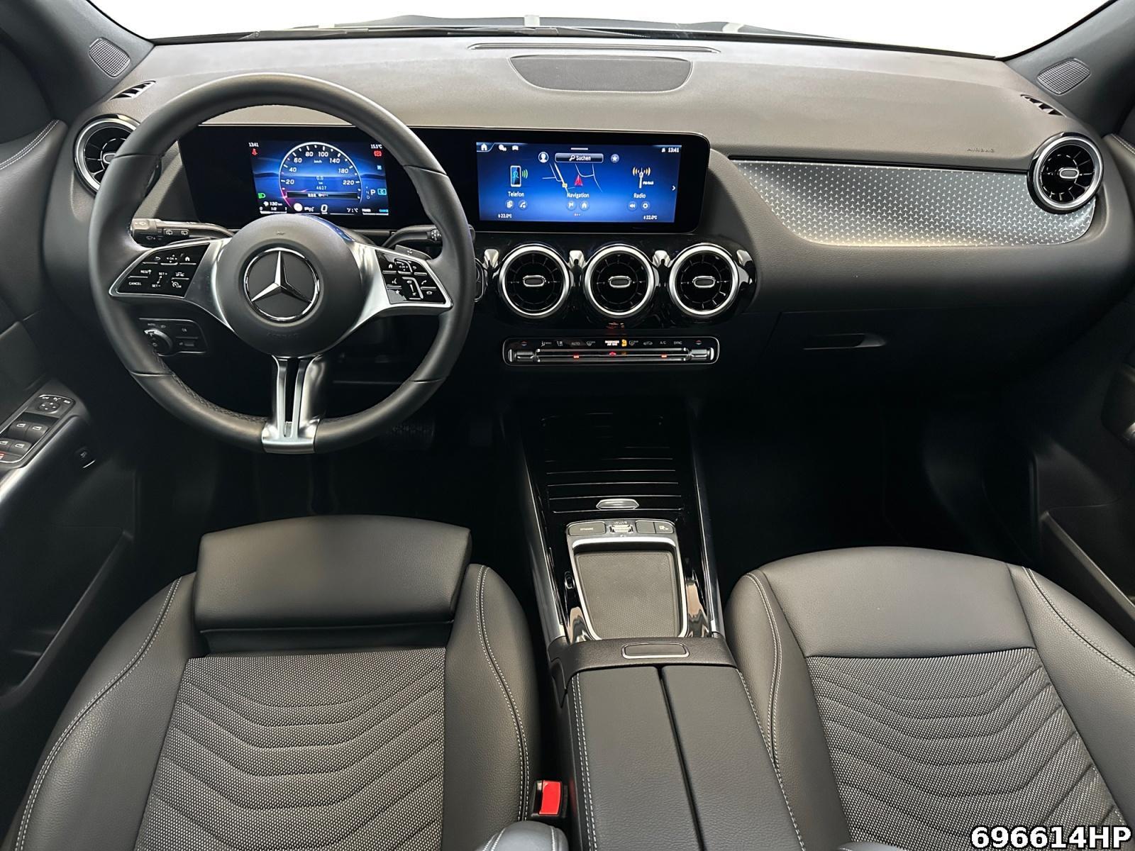 Fahrzeugabbildung Mercedes-Benz GLA 200 Progressive AHK Distronic LED