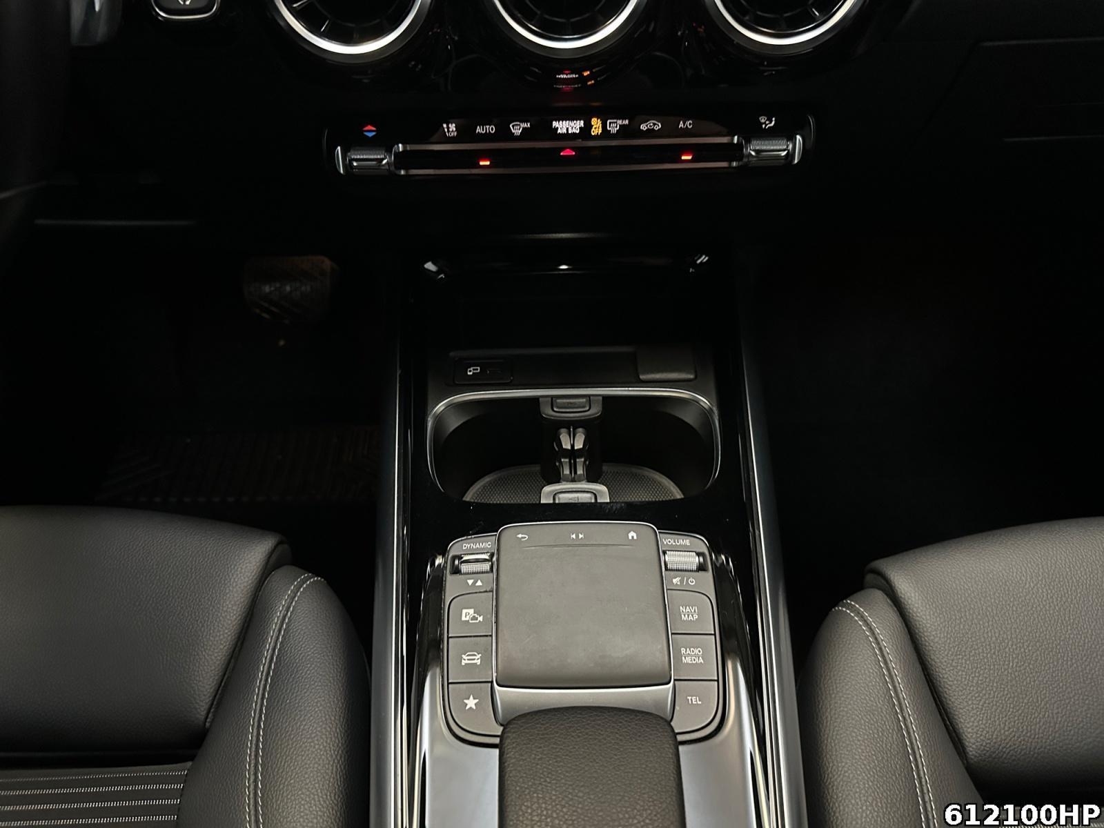 Fahrzeugabbildung Mercedes-Benz GLA 200 Progressive Night AHK Kamera Soundsyst.