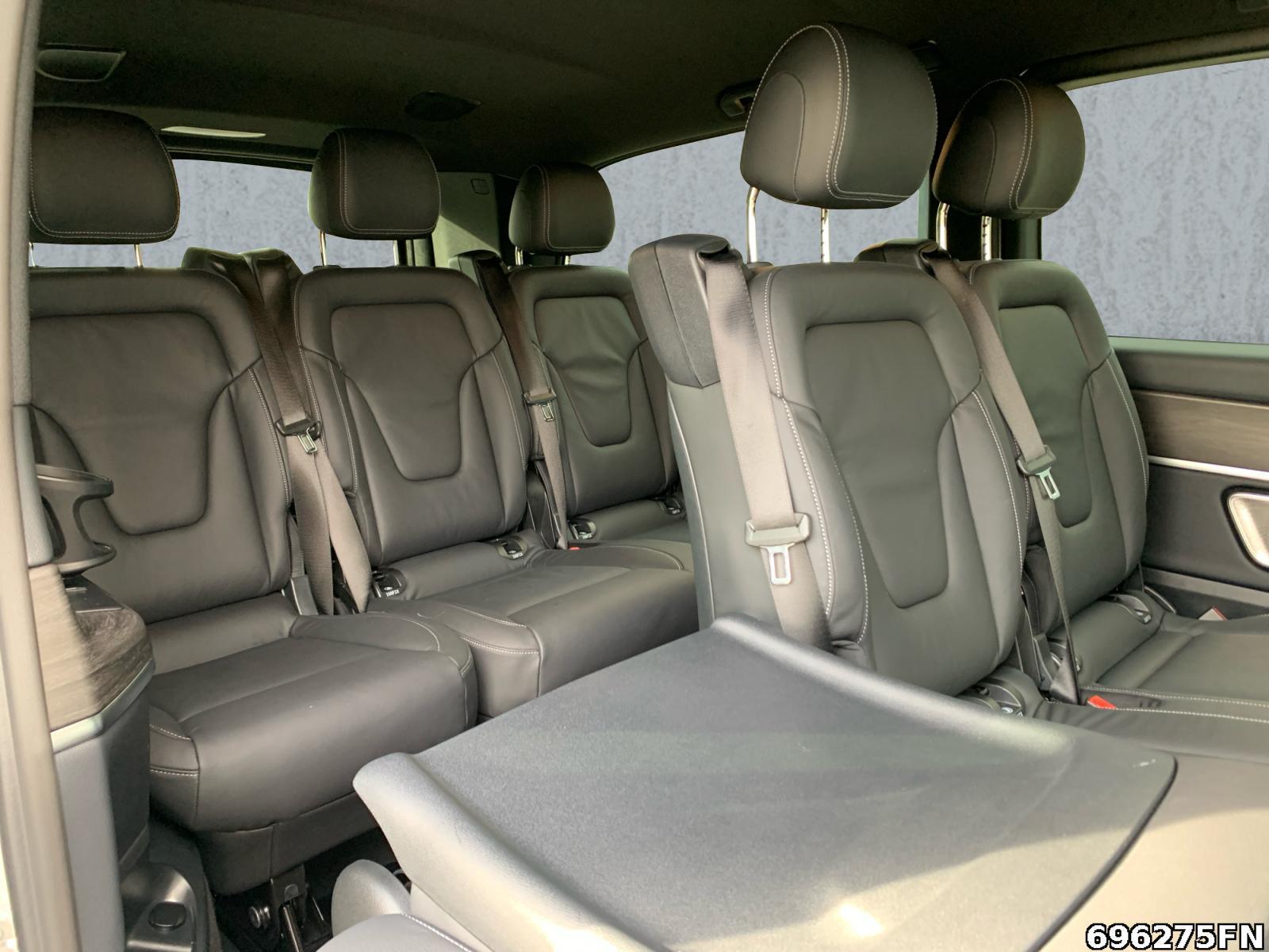 Fahrzeugabbildung Mercedes-Benz V 300 AVG/XXL *8 SITZE*STANDHEIZ*AHK*360° KAM*