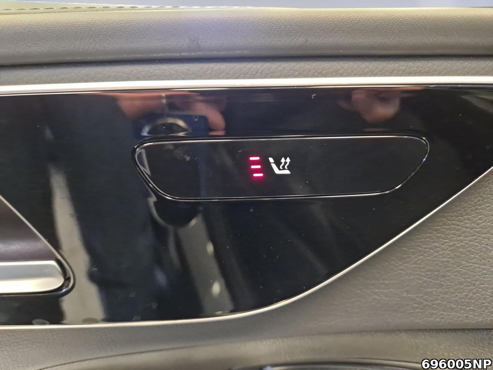 Fahrzeugabbildung Mercedes-Benz C 220 d T AMG Line Panorama Rückfahrkamera DAB+