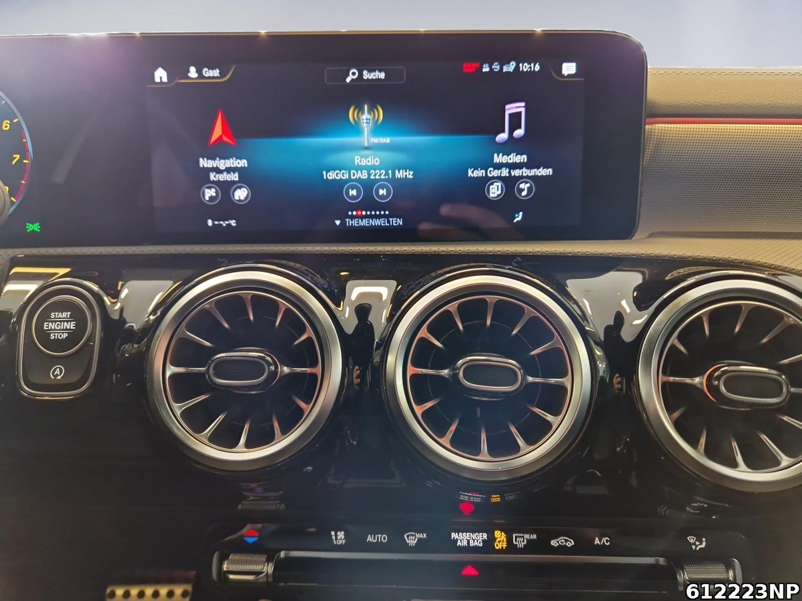 Fahrzeugabbildung Mercedes-Benz A 200 AMG Line Edition 2021 AHK Night Multibeam