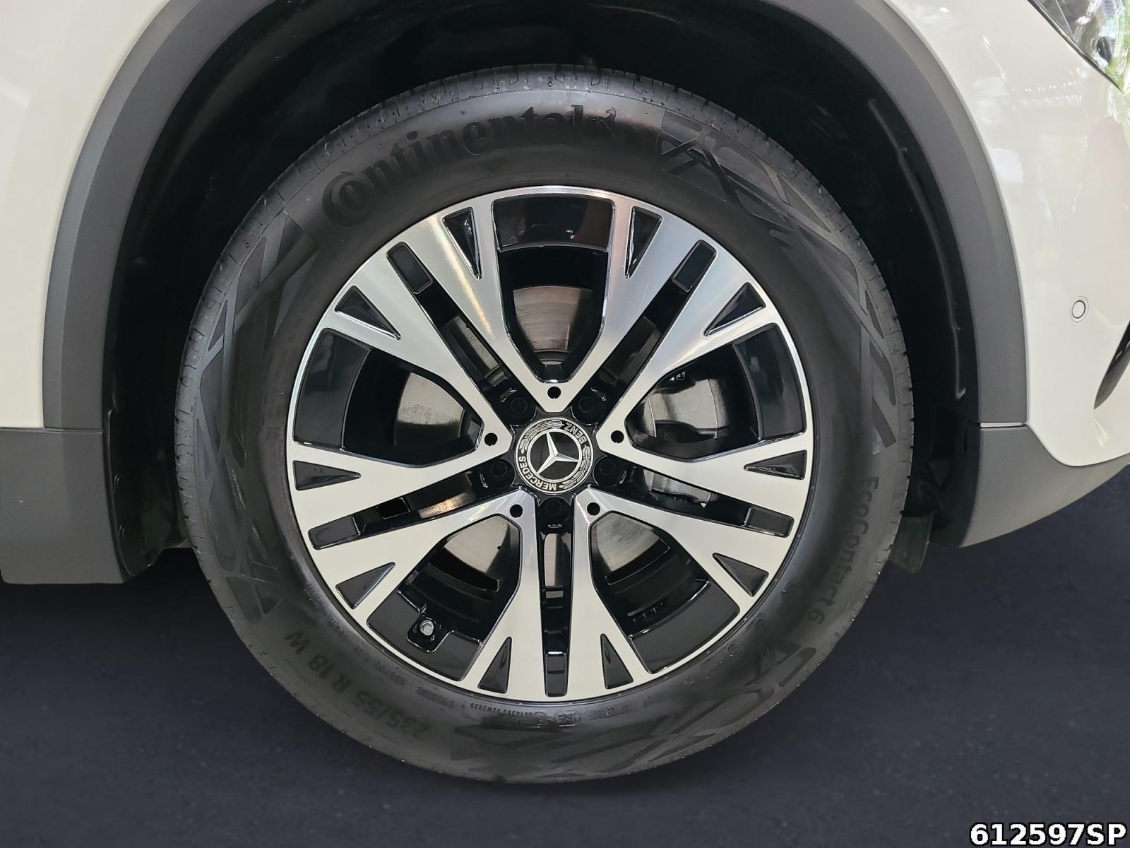Fahrzeugabbildung Mercedes-Benz GLA 200 Progressive AHK Night Kamera LED
