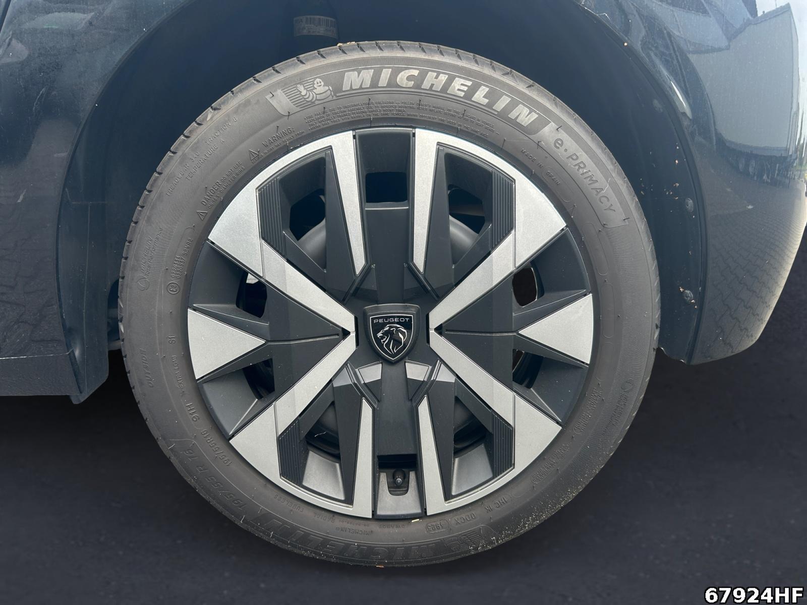 Fahrzeugabbildung Peugeot 208 Active 100