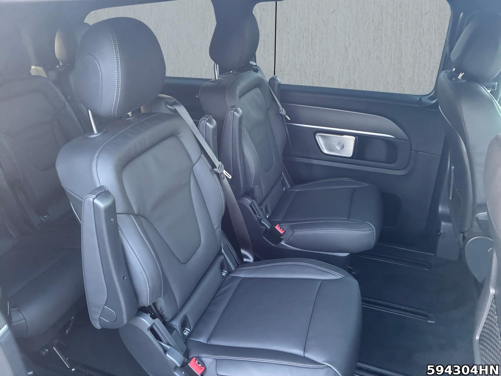 Fahrzeugabbildung Mercedes-Benz V 250 AVG/L AMG *7 SITZE*STANDHEIZ*AHK*BURMESTER