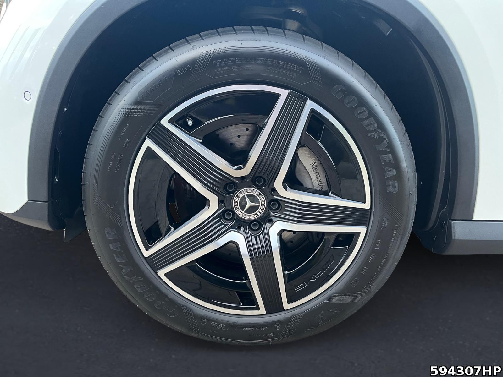 Fahrzeugabbildung Mercedes-Benz GLC 450 d 4M AMG AHK Pano Memory 360° Distronic