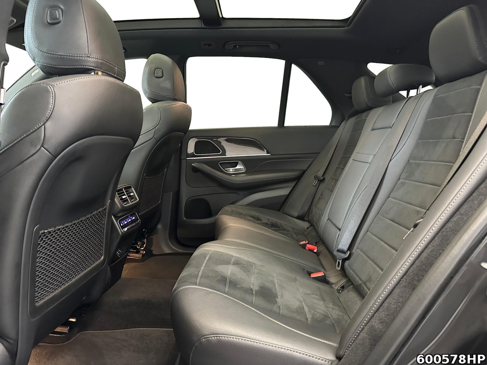 Fahrzeugabbildung Mercedes-Benz GLE 300 d 4M Pano DISTRONIC AHK CarPlay Widesrc