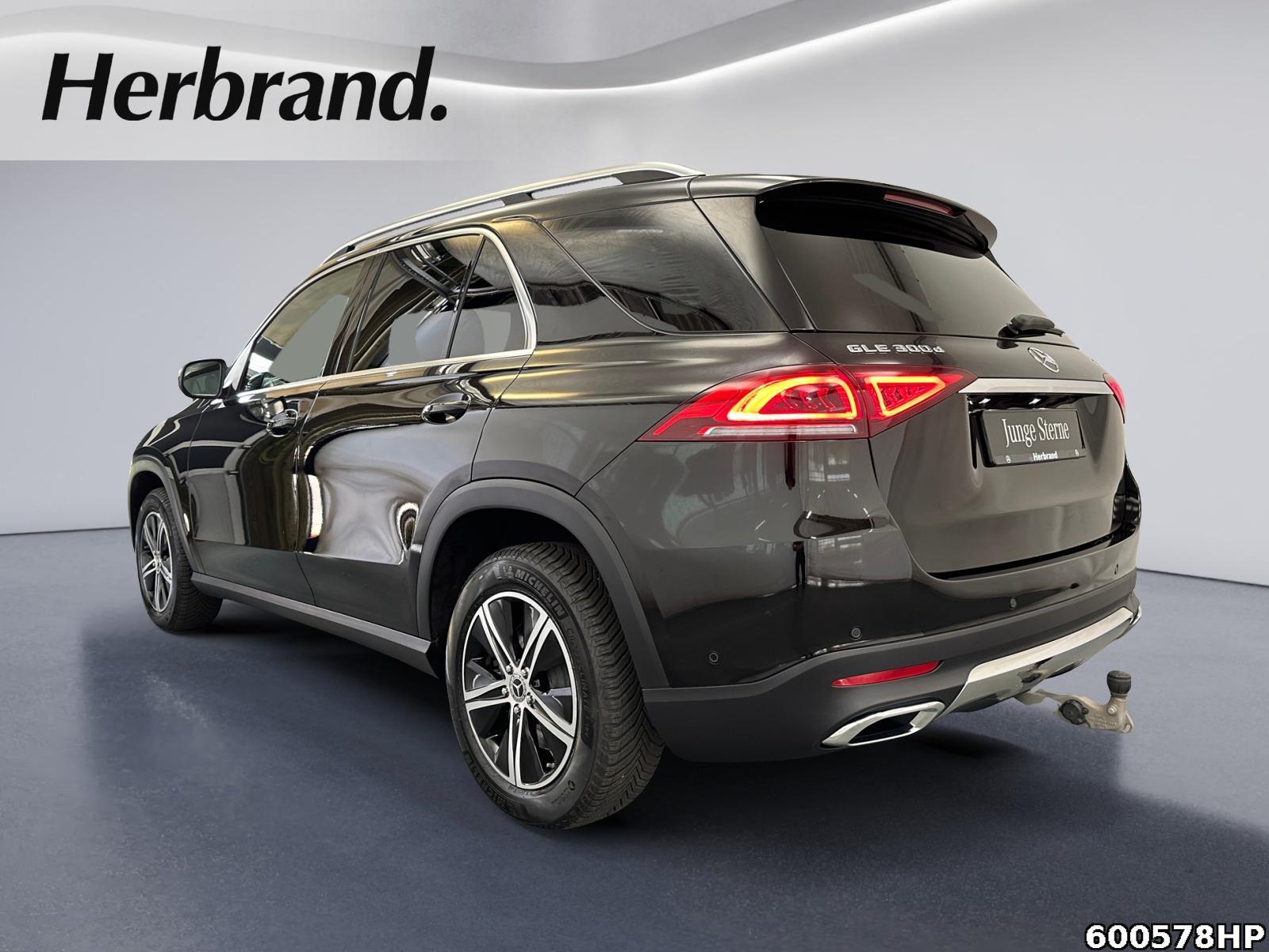 Fahrzeugabbildung Mercedes-Benz GLE 300 d 4M Pano DISTRONIC AHK CarPlay Widesrc