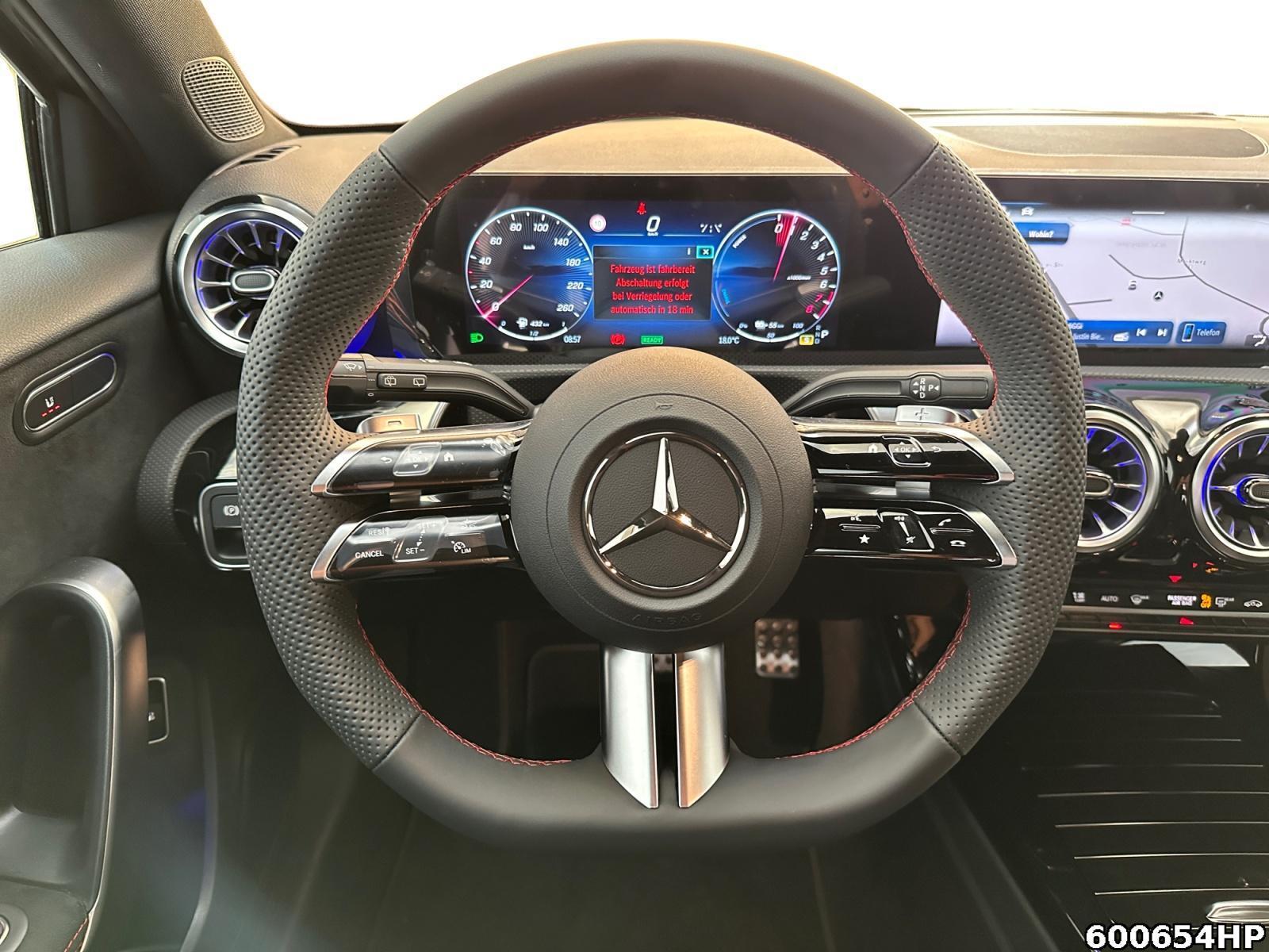 Fahrzeugabbildung Mercedes-Benz A 250 AMG Night AHK Kamera Ambiente KeylessGo