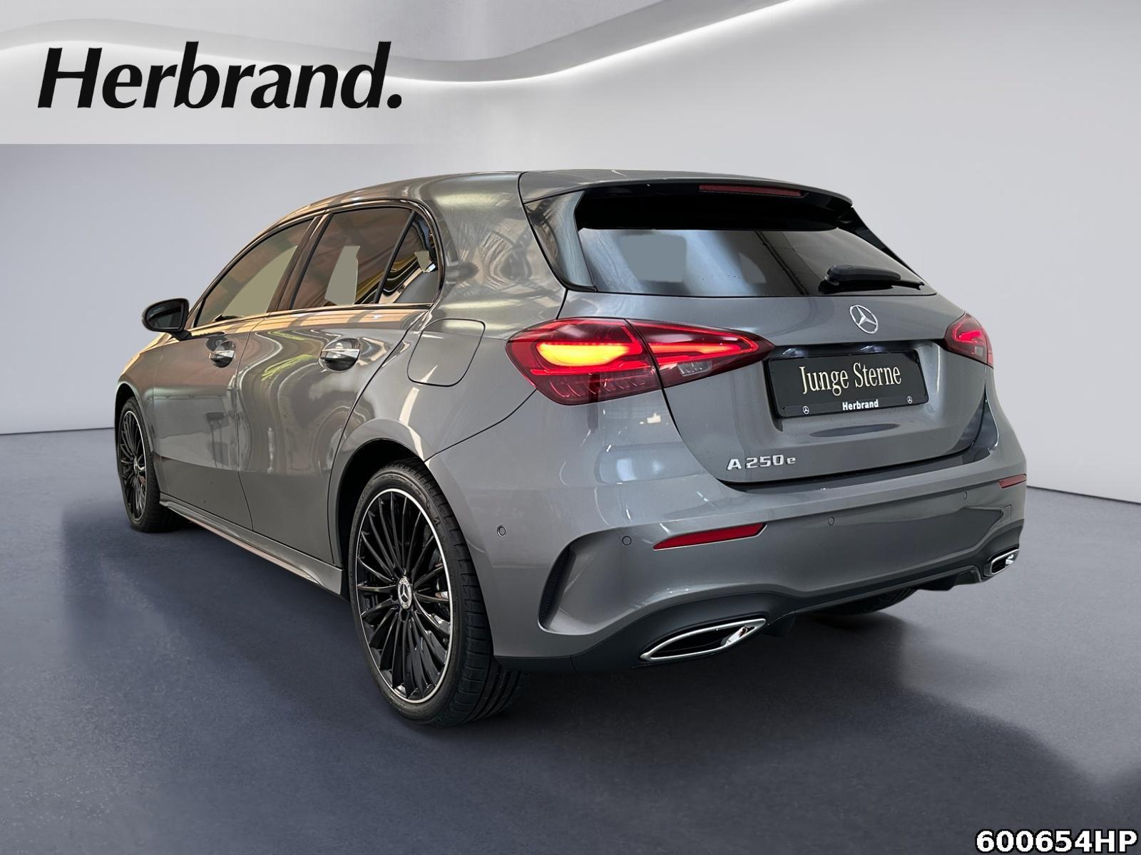 Fahrzeugabbildung Mercedes-Benz A 250 AMG Night AHK Kamera Ambiente KeylessGo